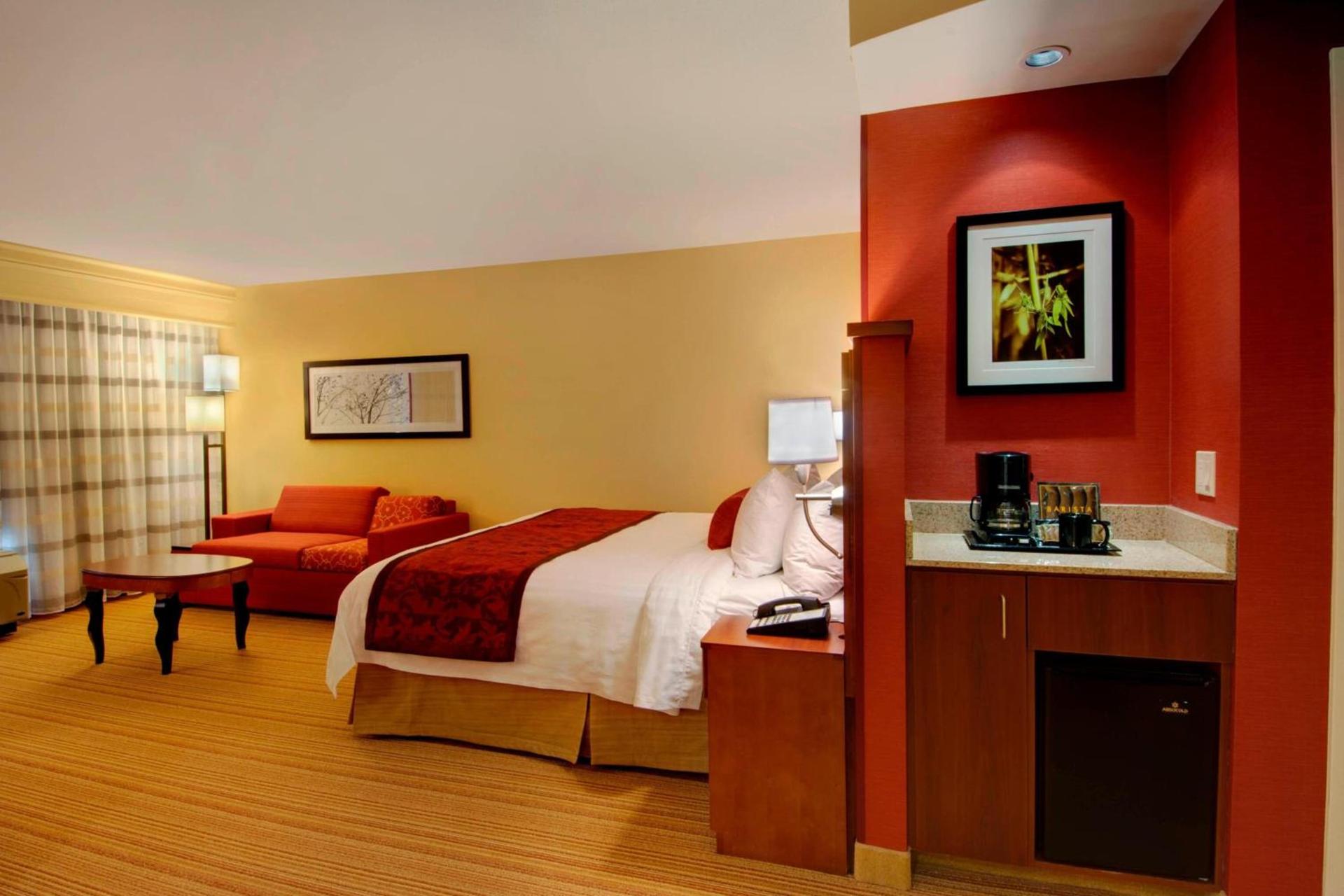 Courtyard by Marriott Madison East photo 11
