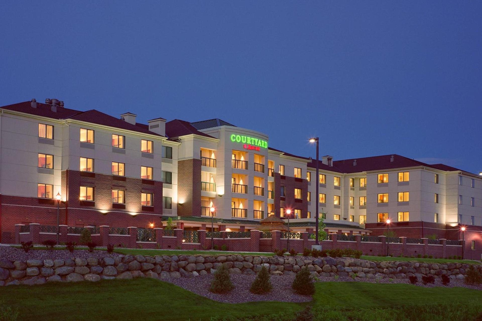 Courtyard by Marriott Madison East photo 1