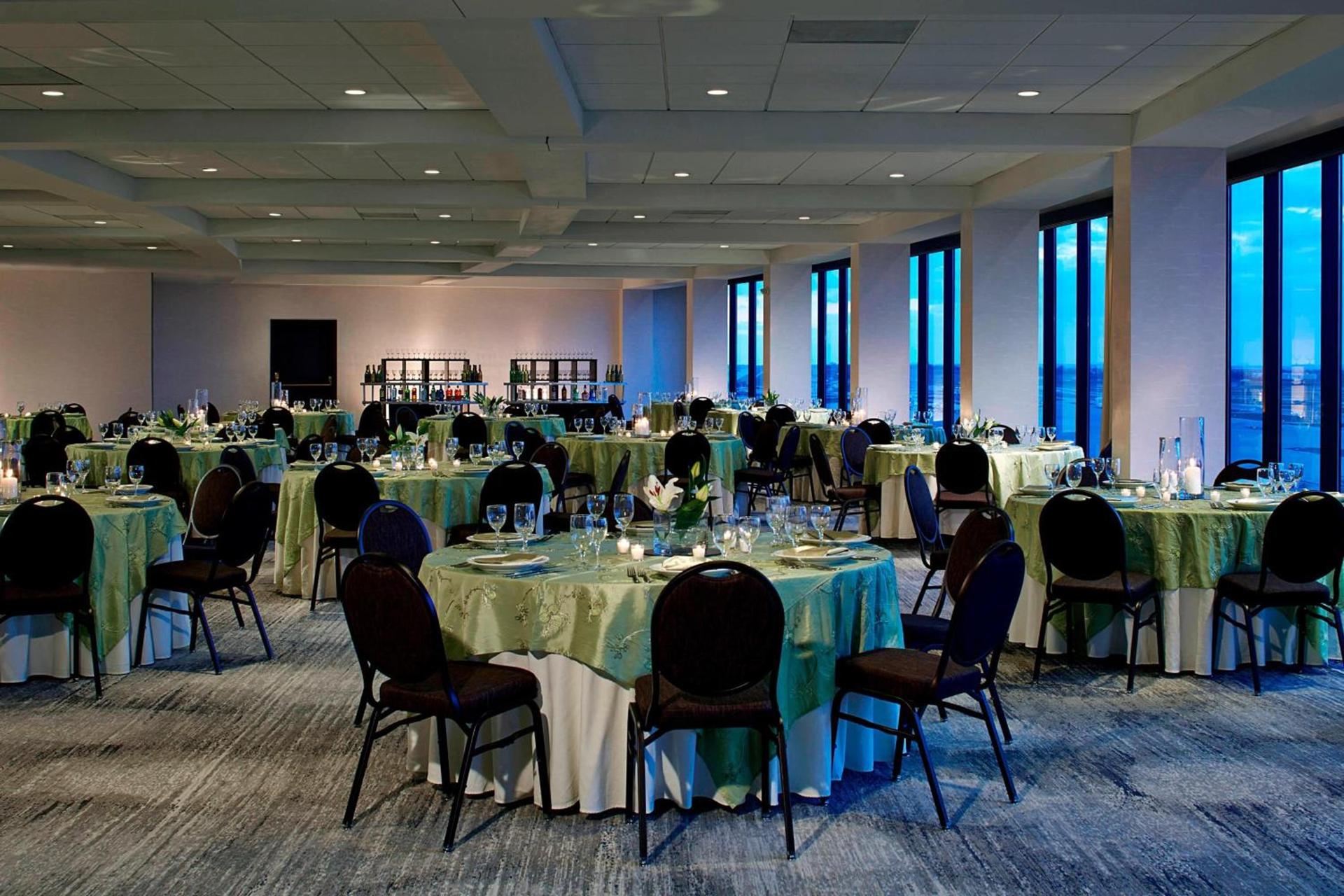 Renaissance St. Louis Airport Hotel photo 25