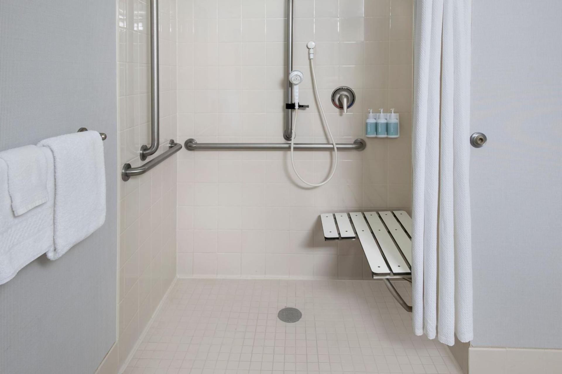 Courtyard by Marriott Gaithersburg Washingtonian Center photo 14
