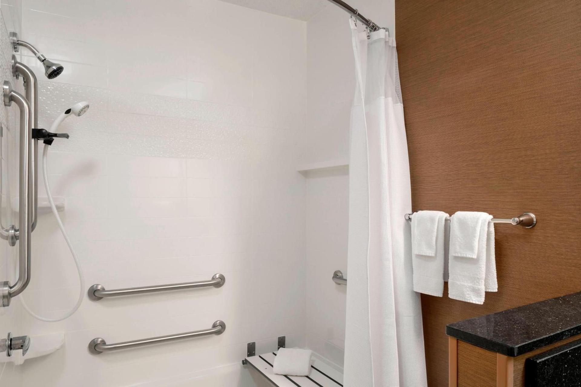 Fairfield Inn & Suites Lima photo 11