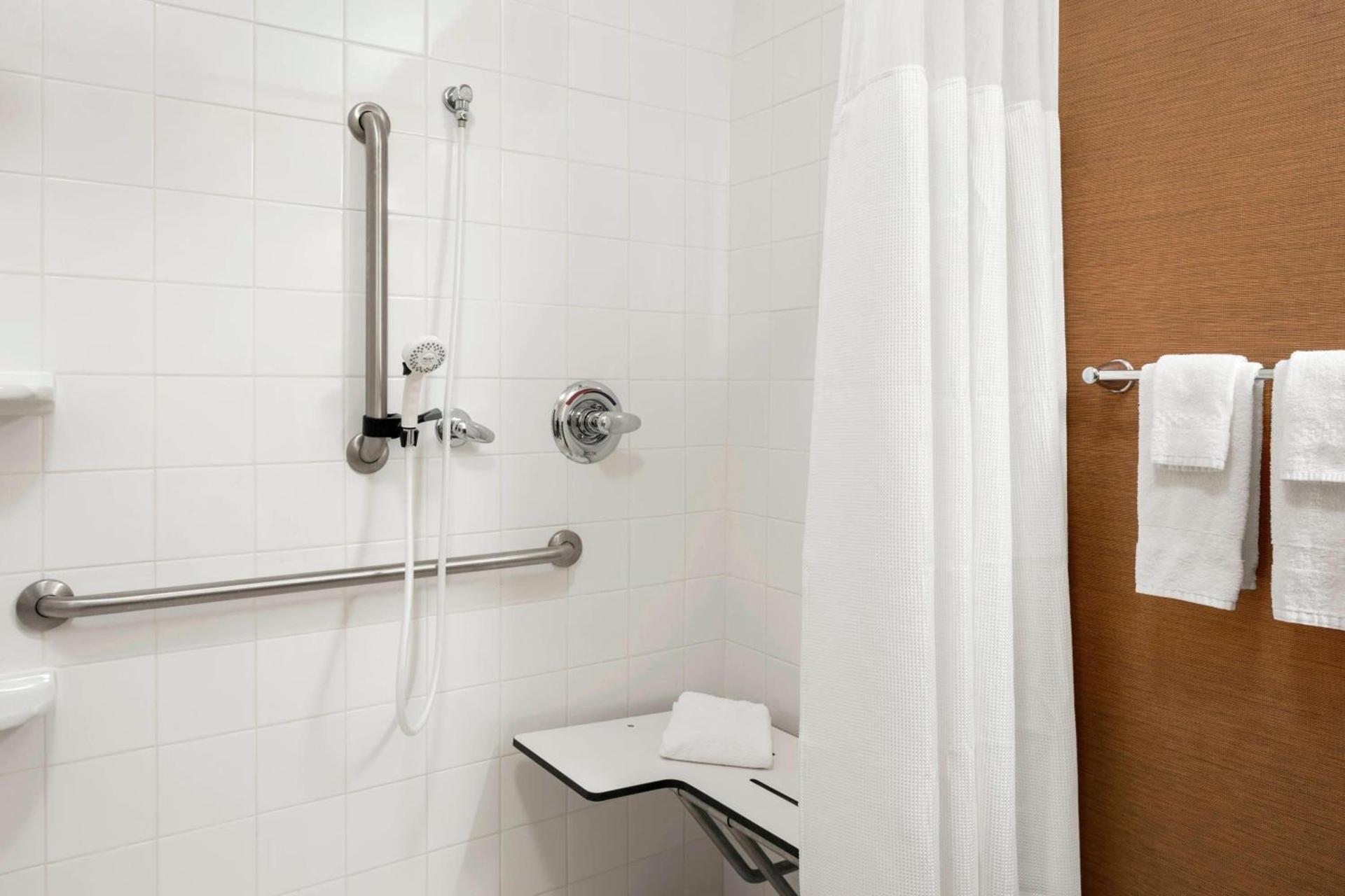 Fairfield Inn & Suites Lima photo 12