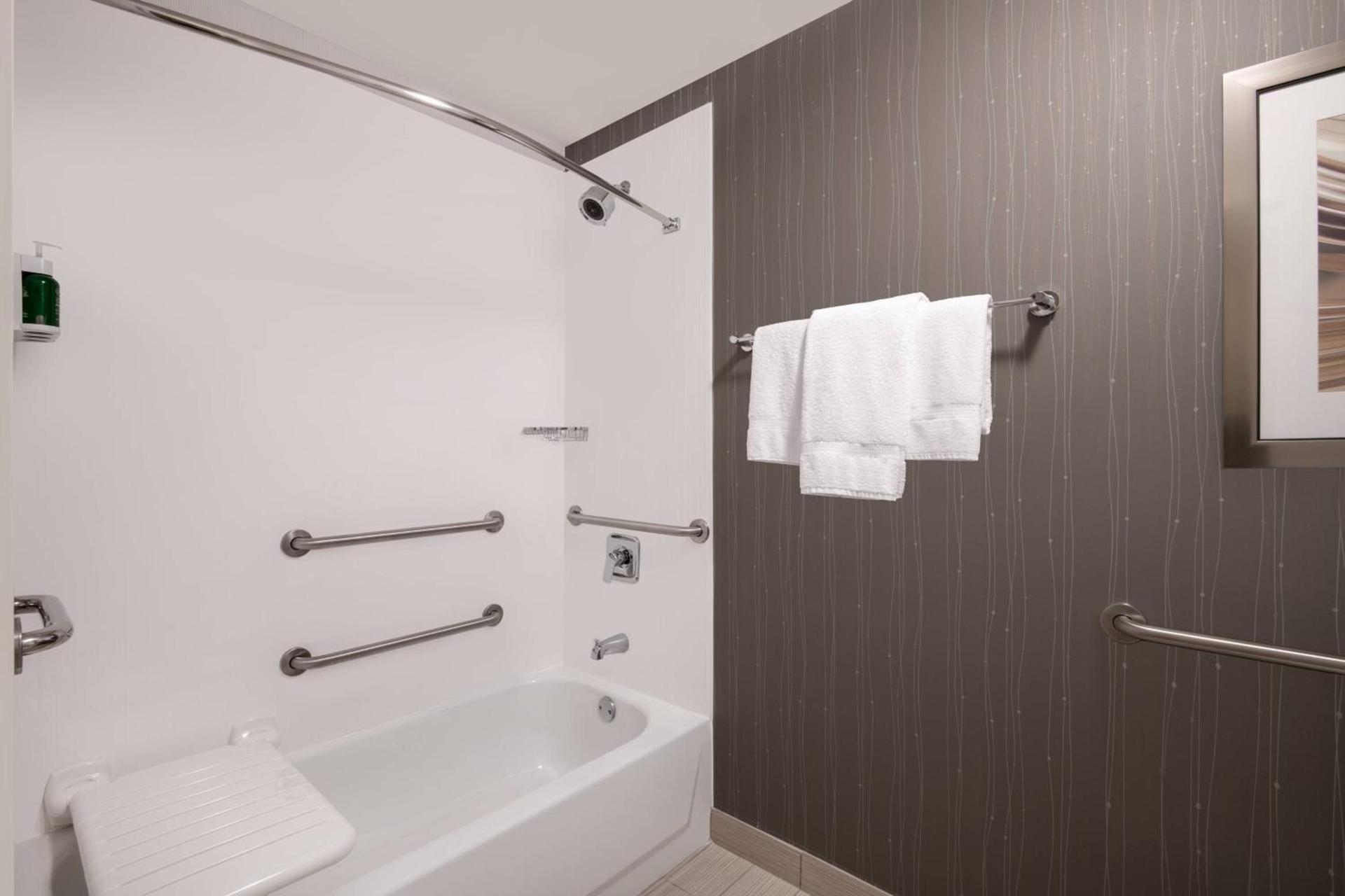 Courtyard by Marriott Reno photo 13