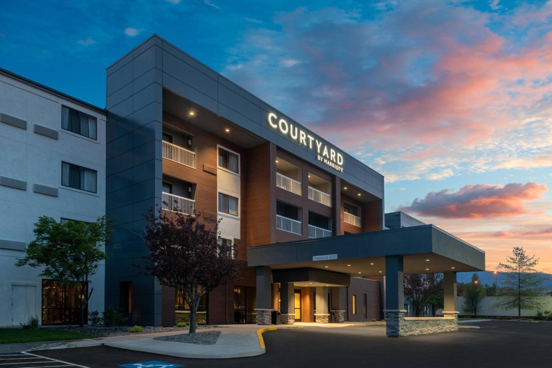 Courtyard by Marriott Reno photo 2