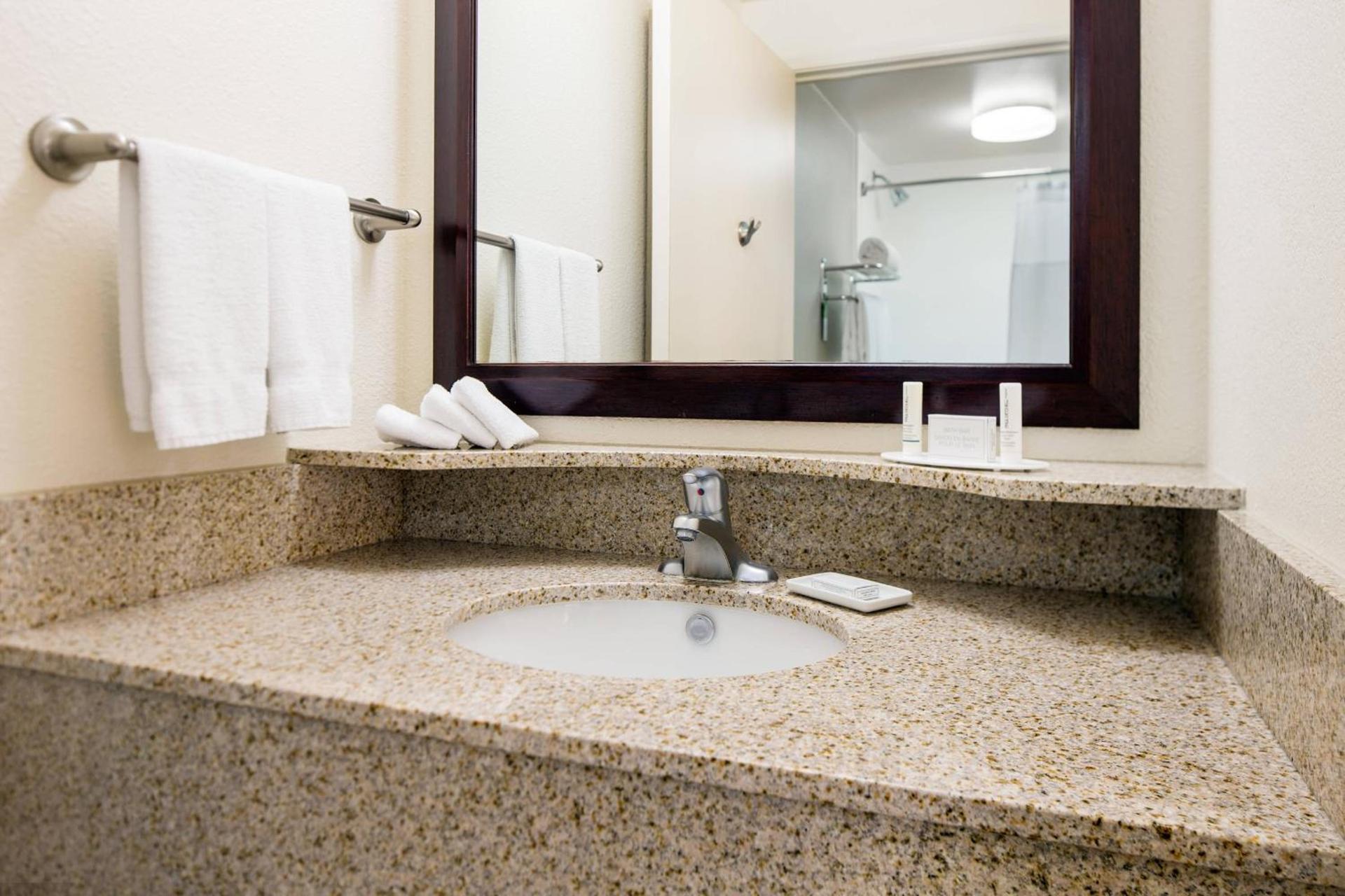 SpringHill Suites Bakersfield photo 12