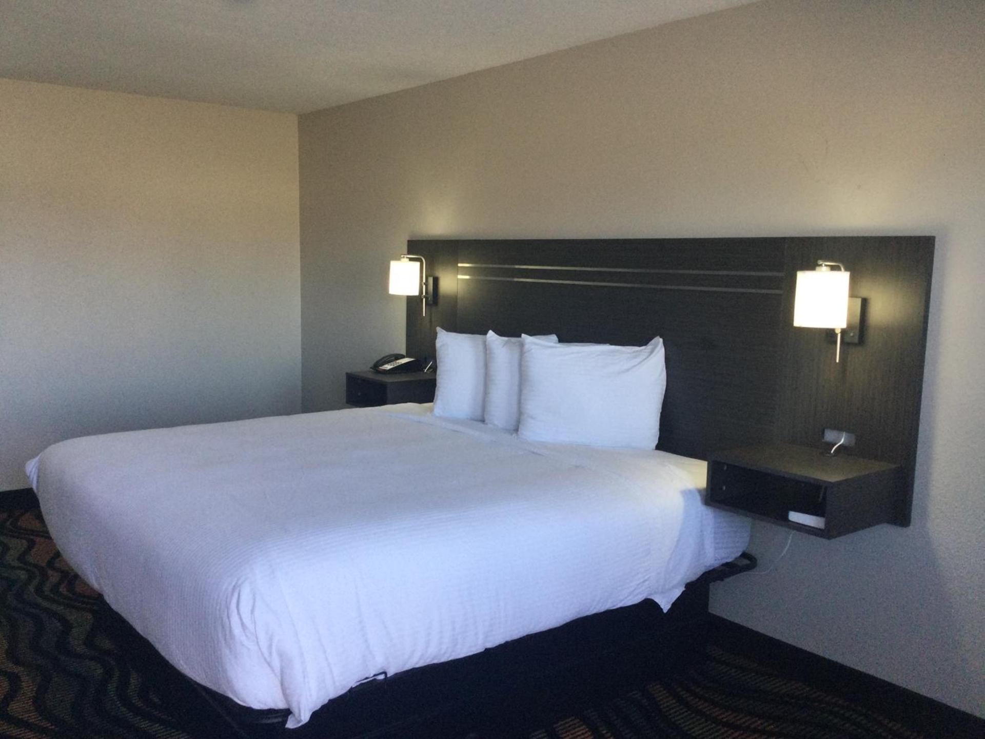 Americas Best inn photo 9