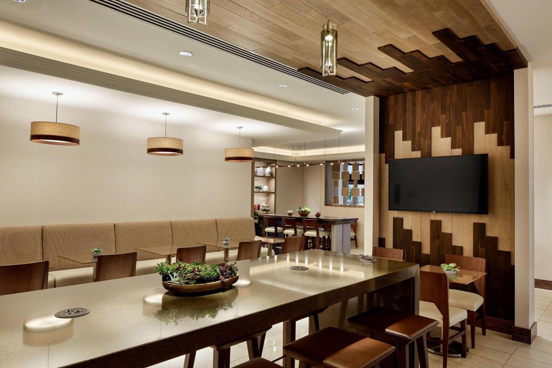 Marriott Cincinnati Northeast photo 16