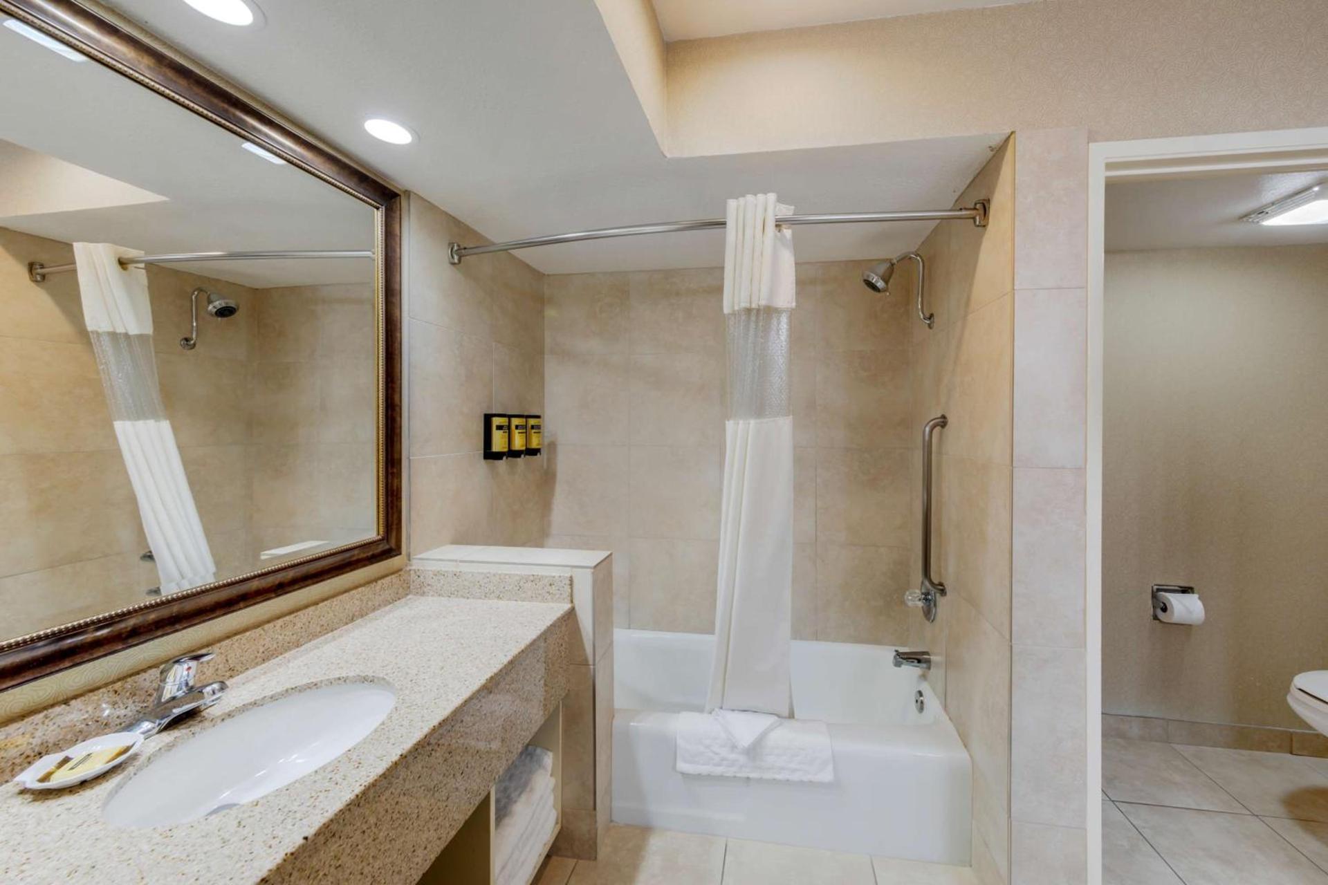Best Western Plus Big America photo 35