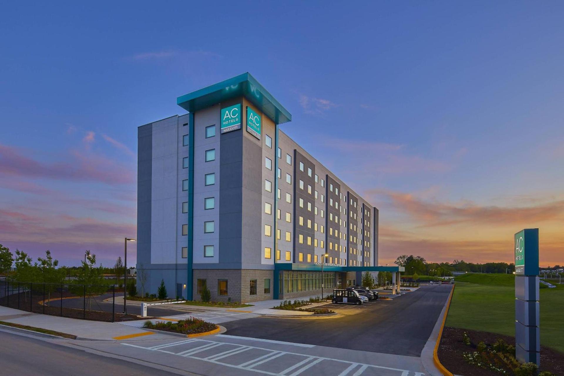 AC Hotel by Marriott Atlanta Airport Gateway photo 2