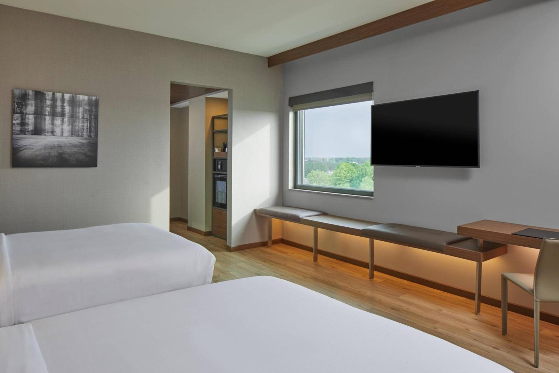AC Hotel by Marriott Atlanta Airport Gateway photo 12