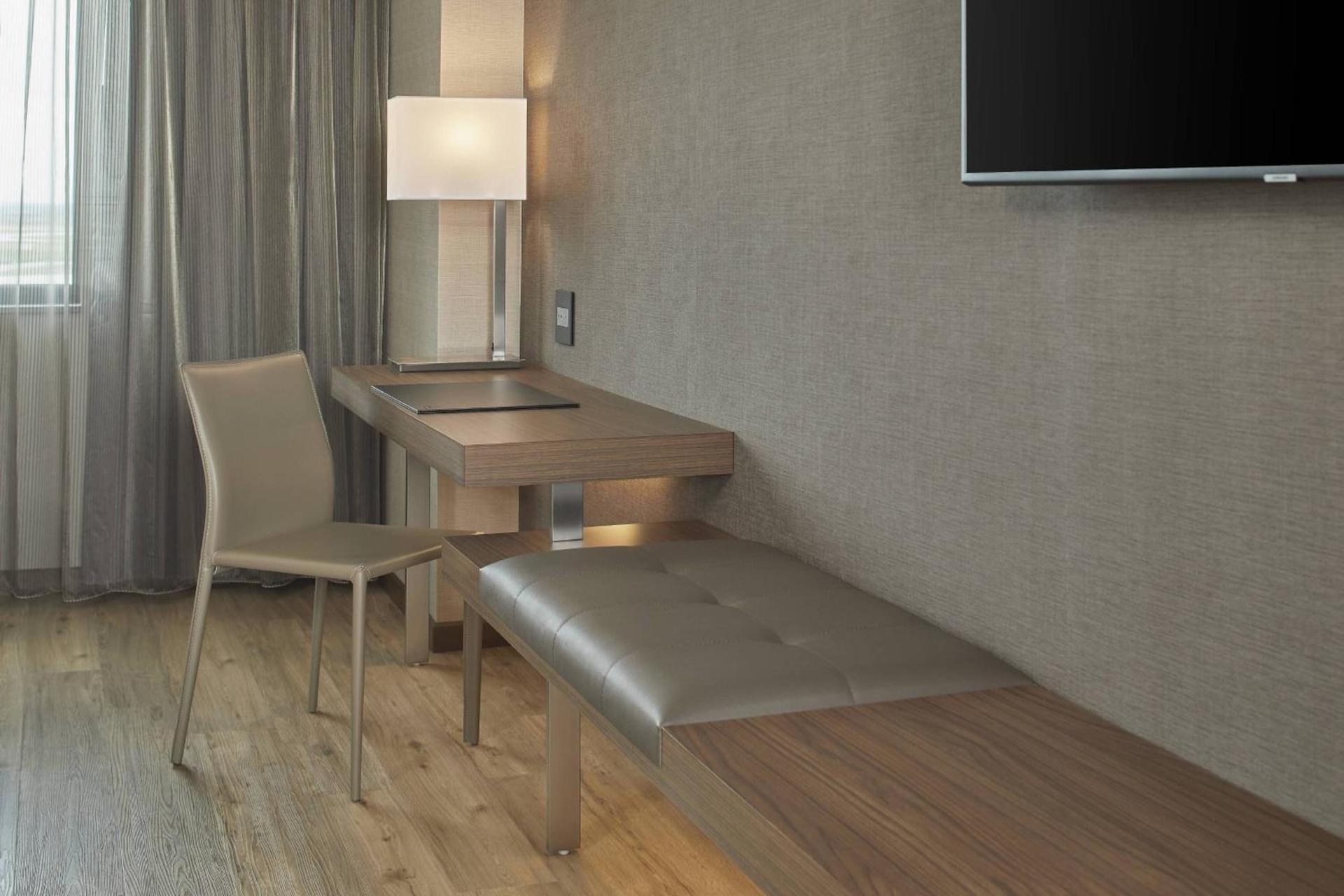 AC Hotel by Marriott Atlanta Airport Gateway photo 16