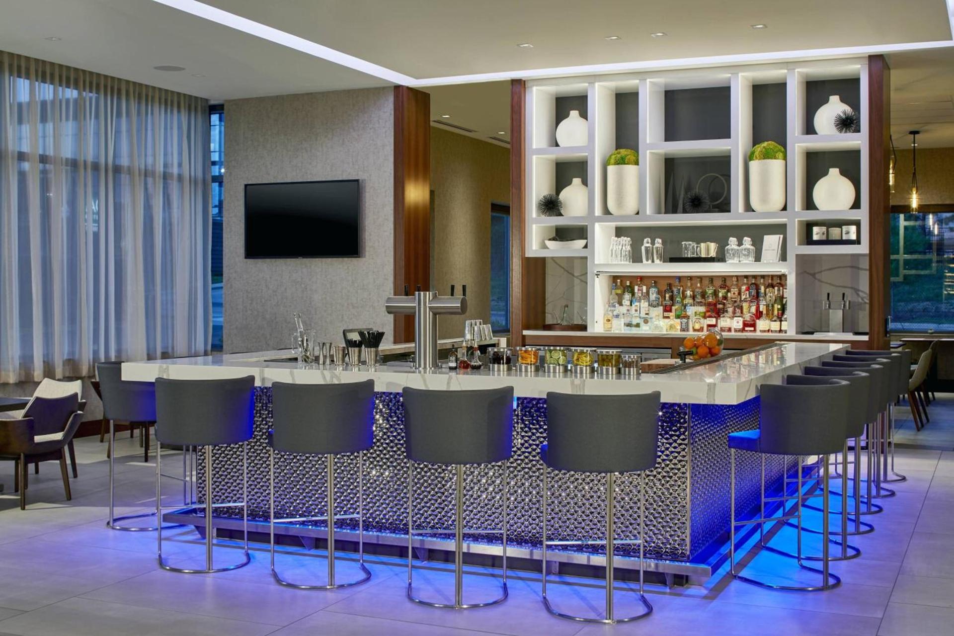 AC Hotel by Marriott Atlanta Airport Gateway photo 33