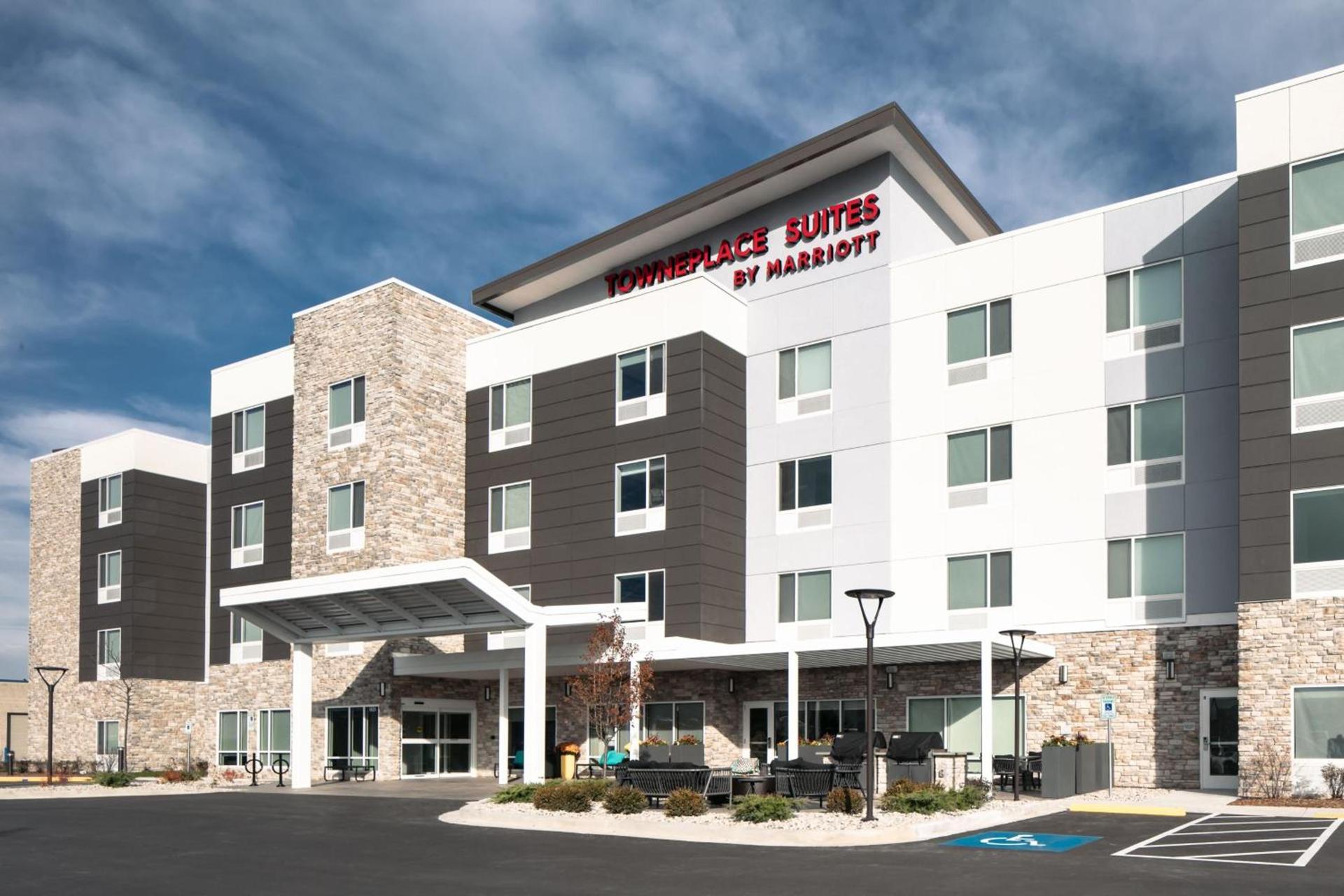 TownePlace Suites by Marriott Oconomowoc photo 2