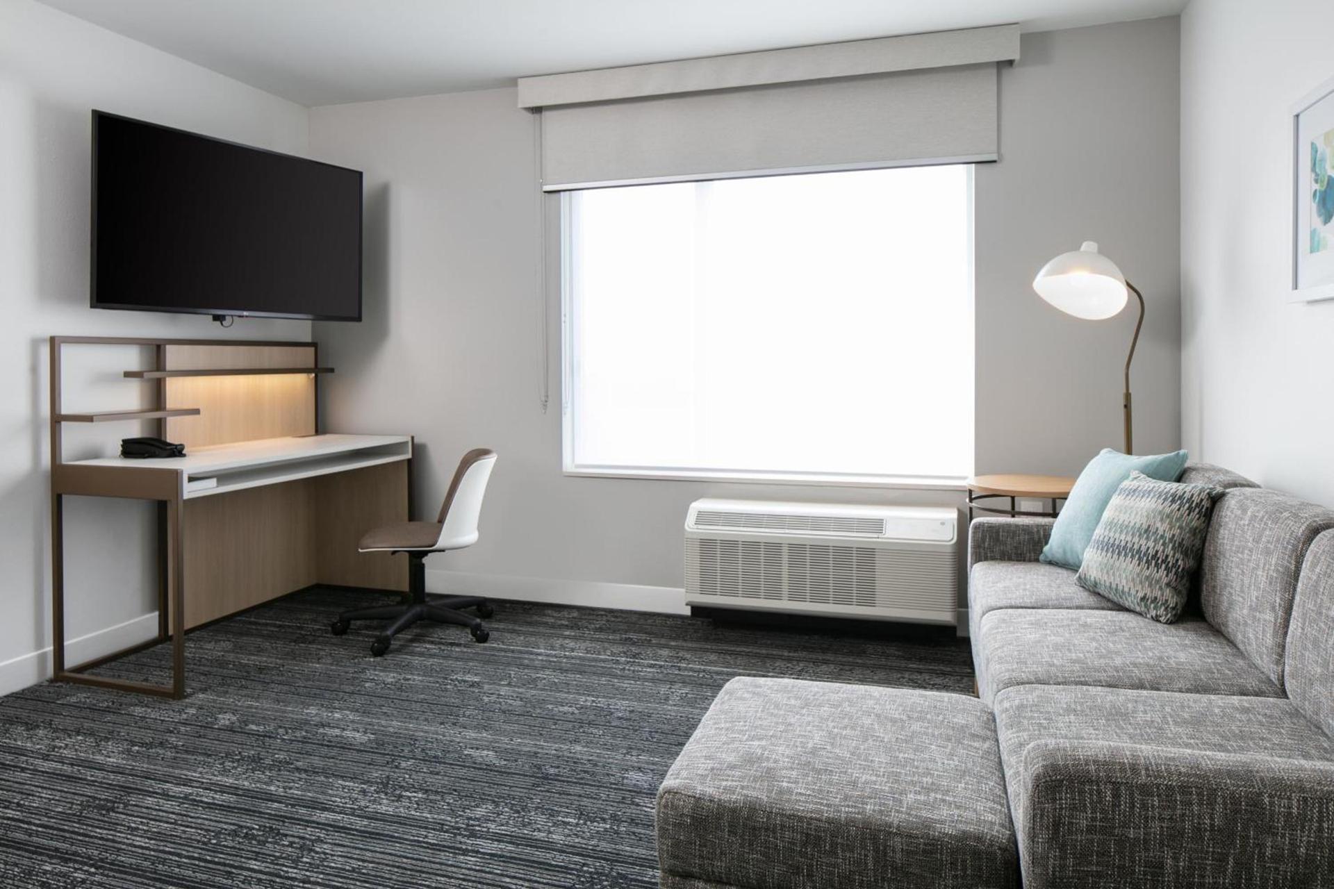 TownePlace Suites by Marriott Oconomowoc photo 7