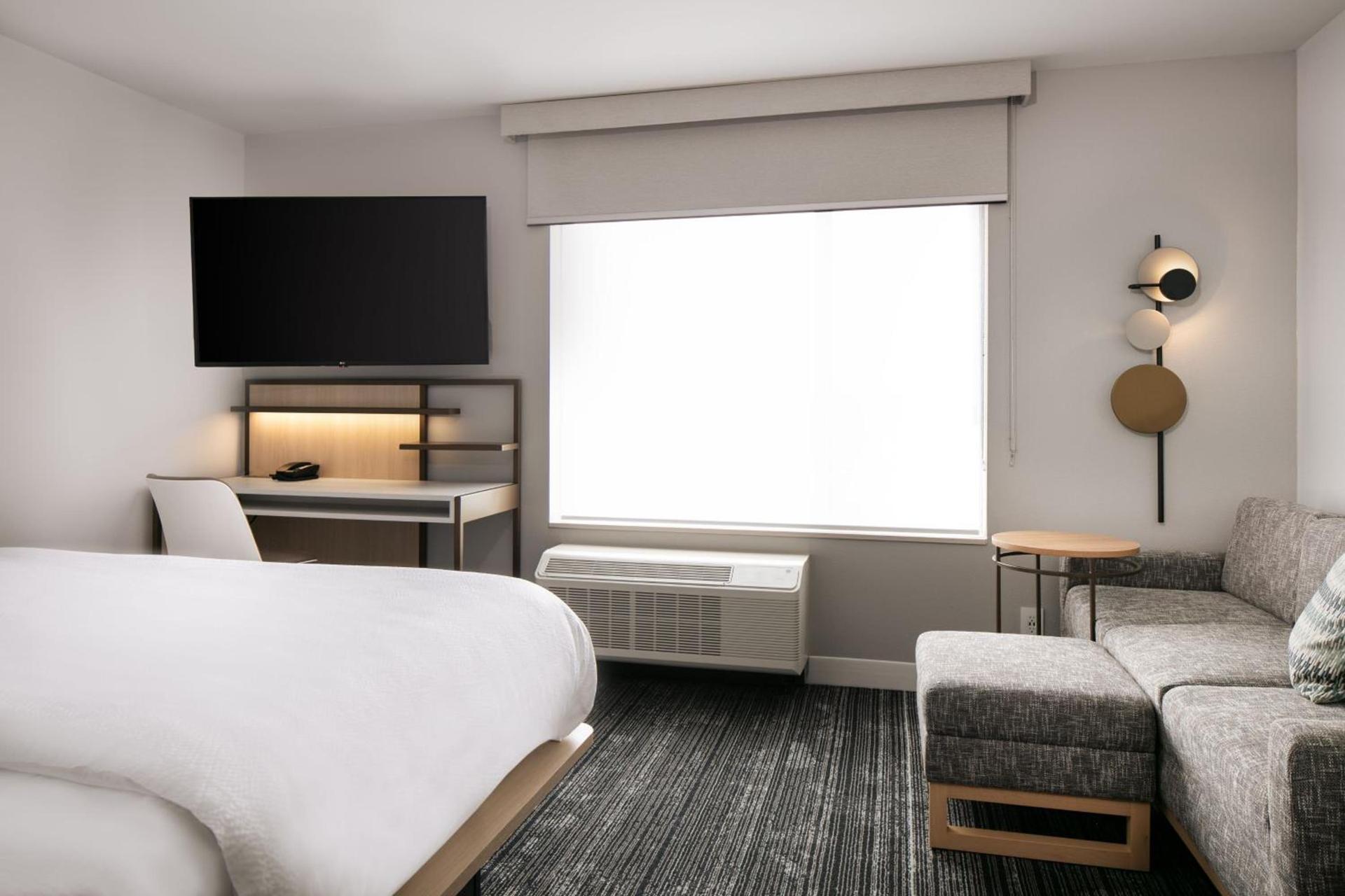 TownePlace Suites by Marriott Oconomowoc photo 12