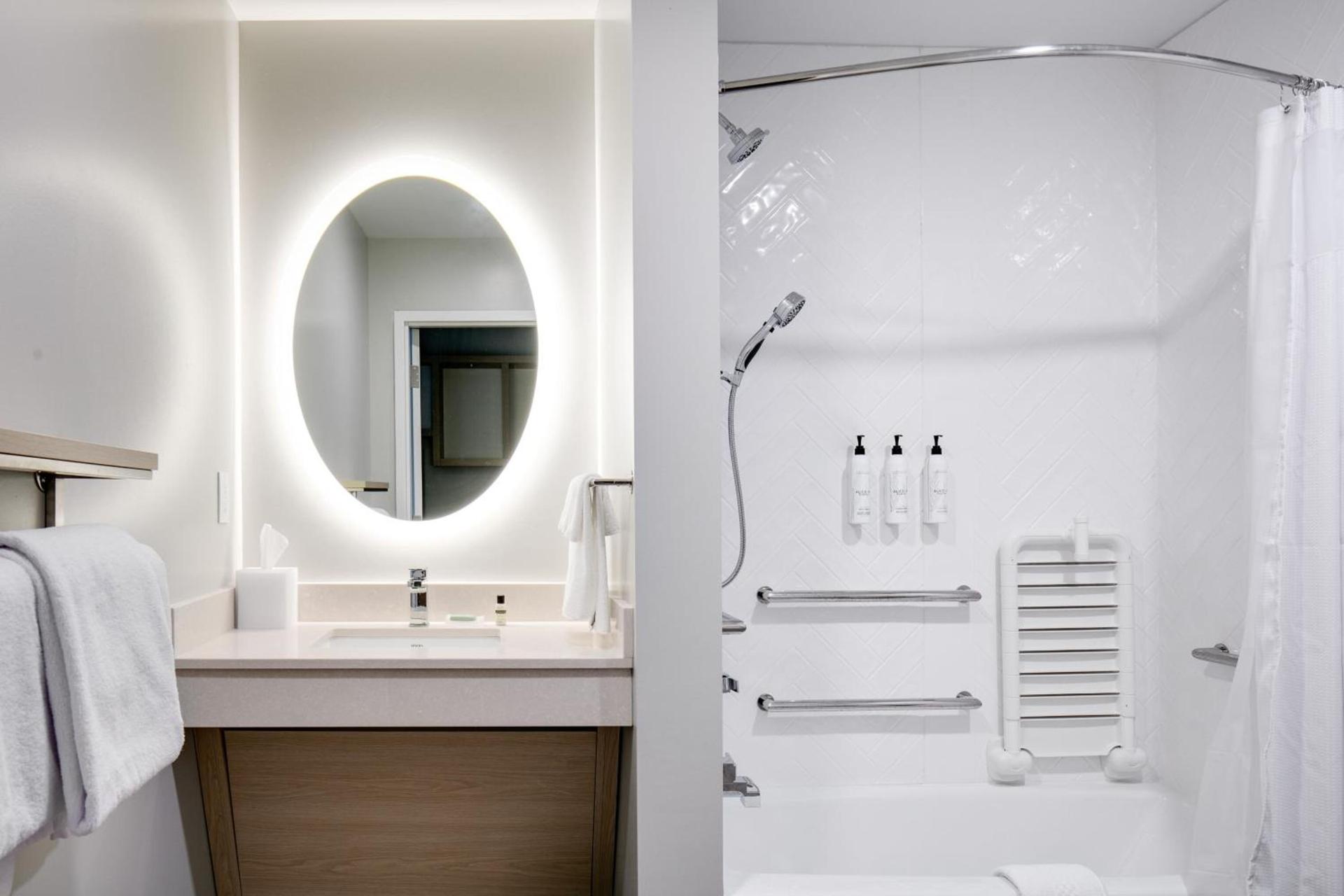 TownePlace Suites by Marriott Oconomowoc photo 19