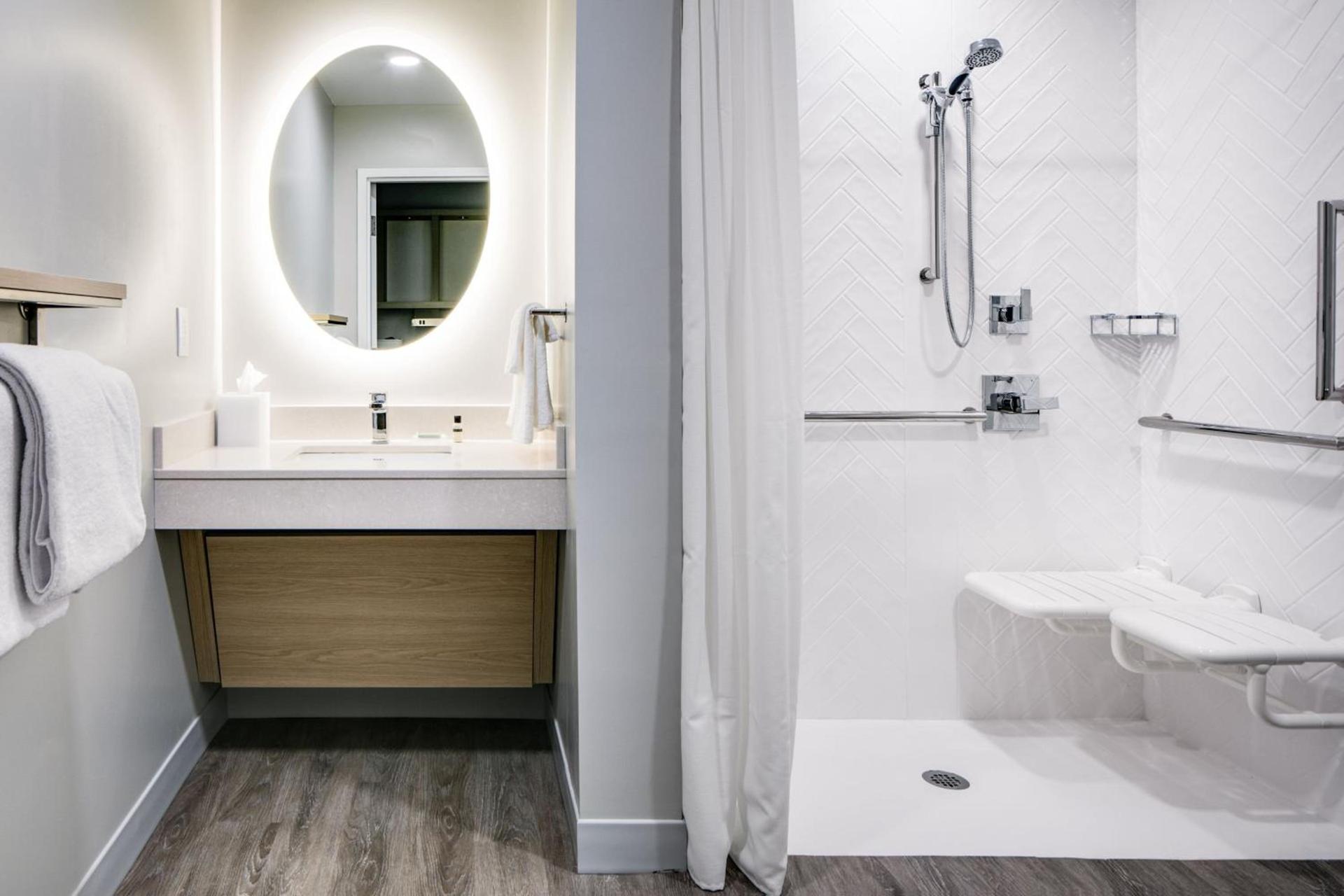 TownePlace Suites by Marriott Oconomowoc photo 21