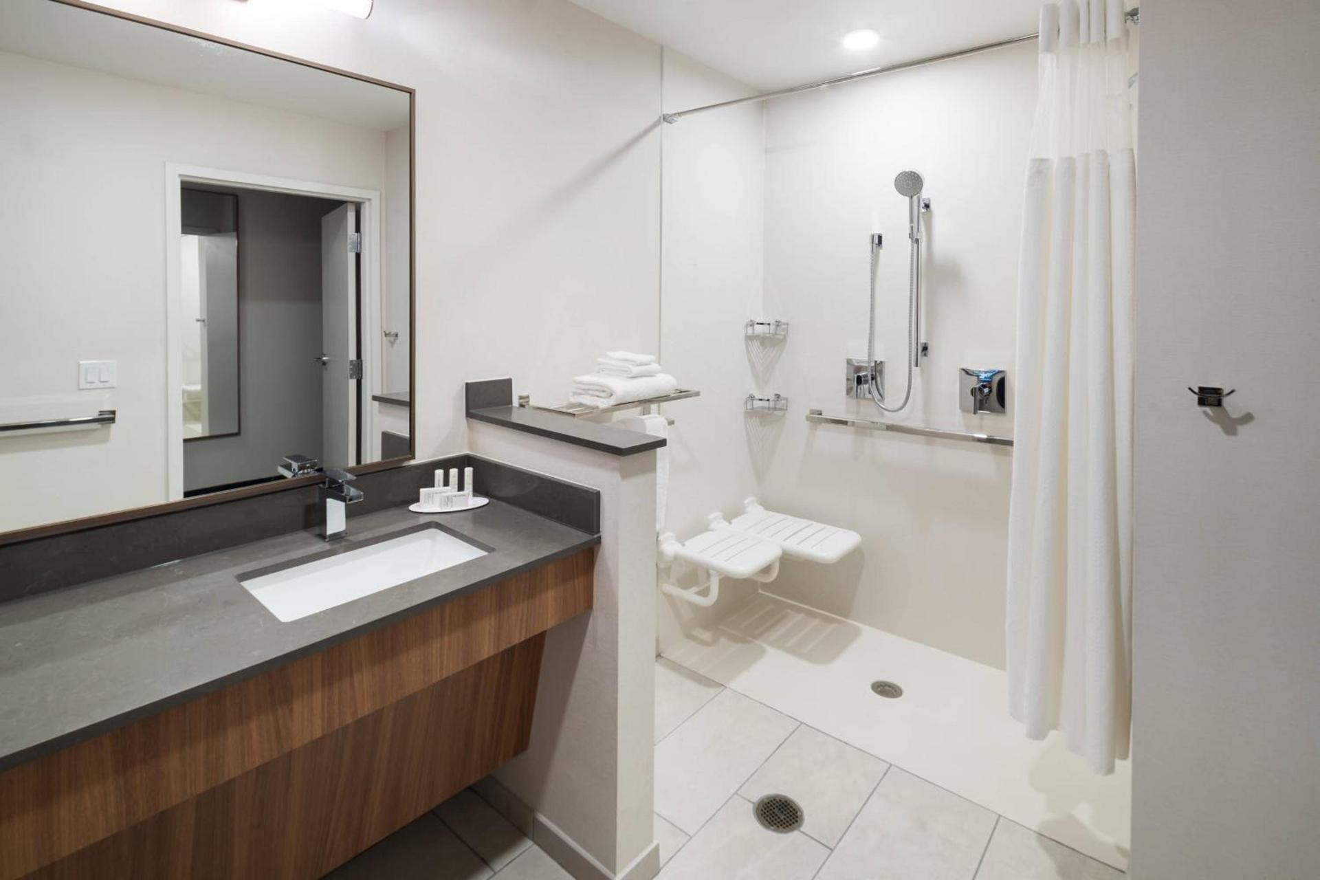 Fairfield by Marriott Inn & Suites Savannah I-95 North photo 11