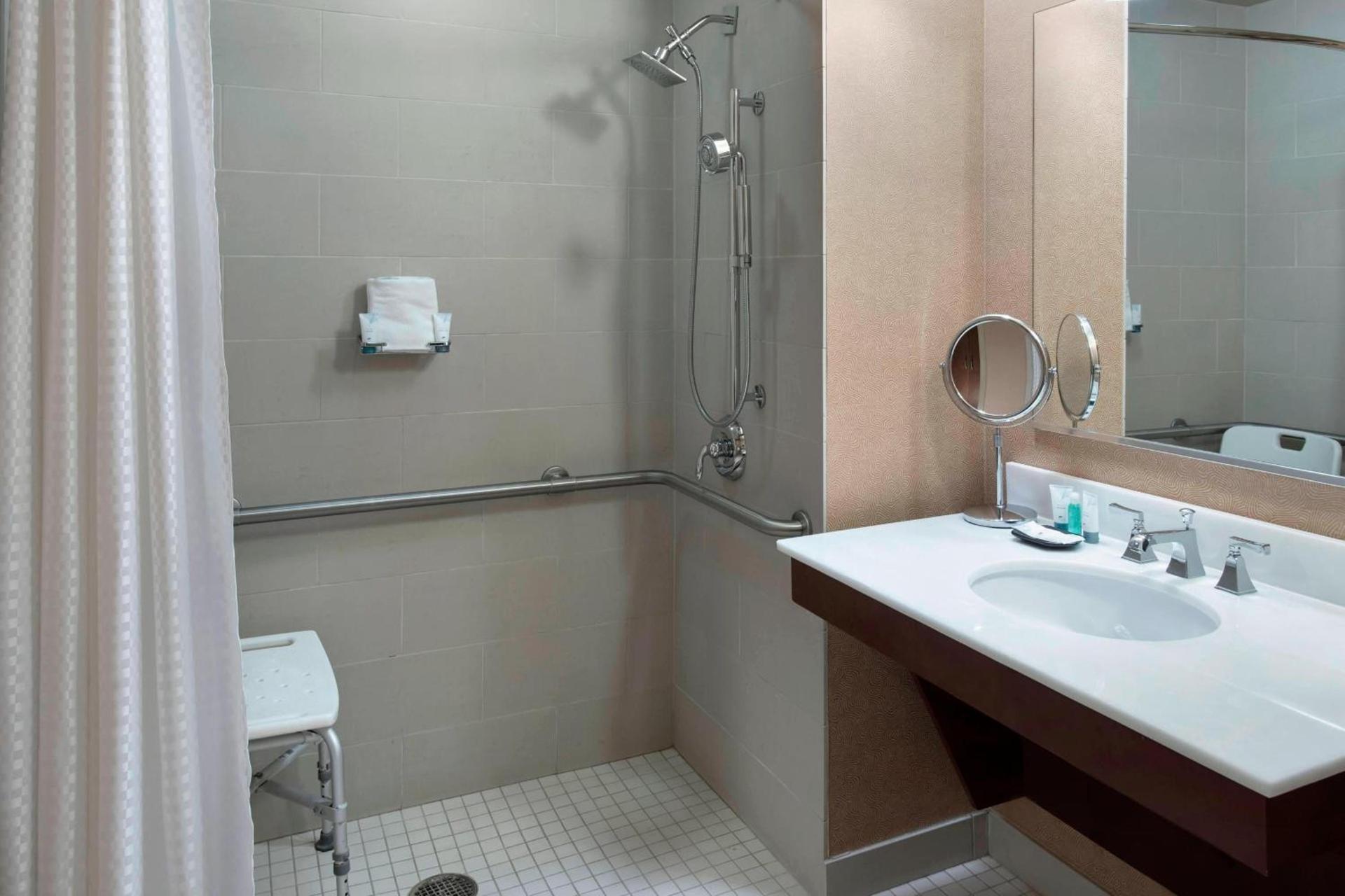 The Westin Chicago North Shore photo 22