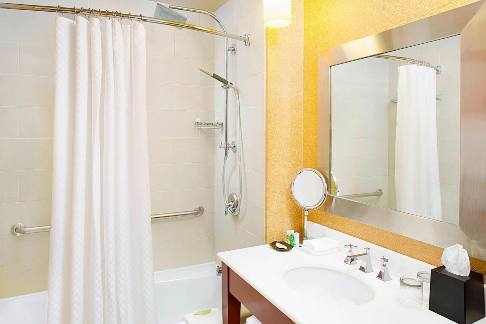 The Westin Chicago North Shore photo 21