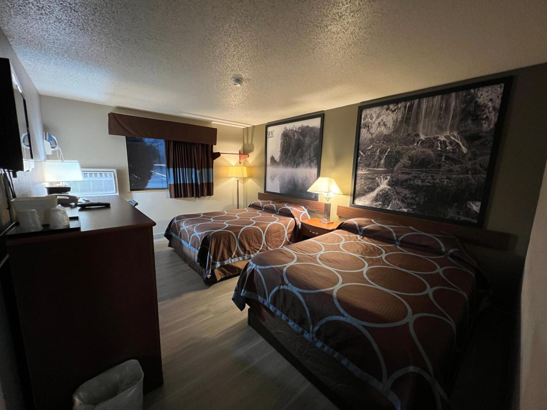 Raceway inn photo 10
