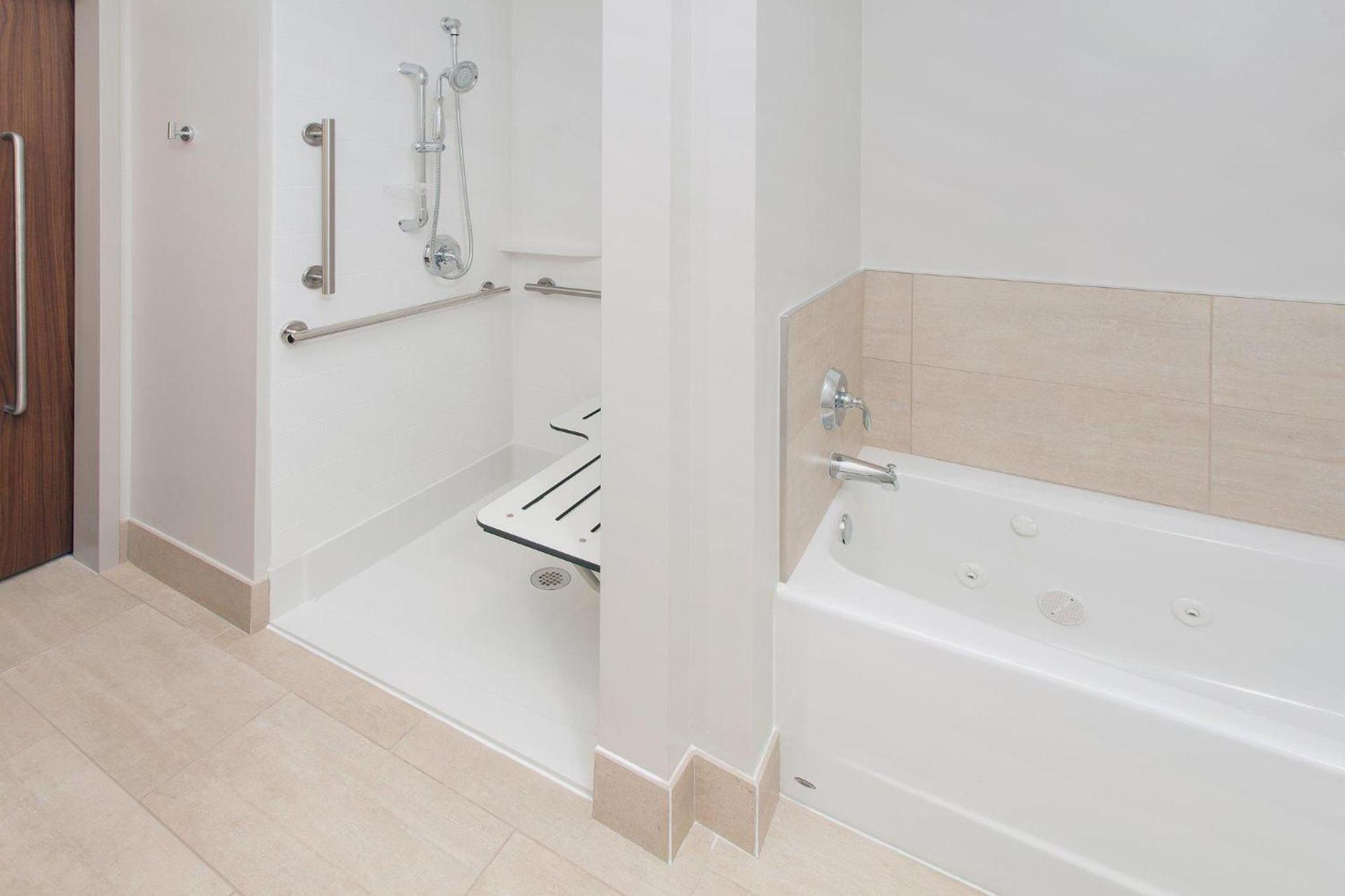 Holiday Inn Express & Suites - Sterling Heights-Detroit Area by IHG photo 10
