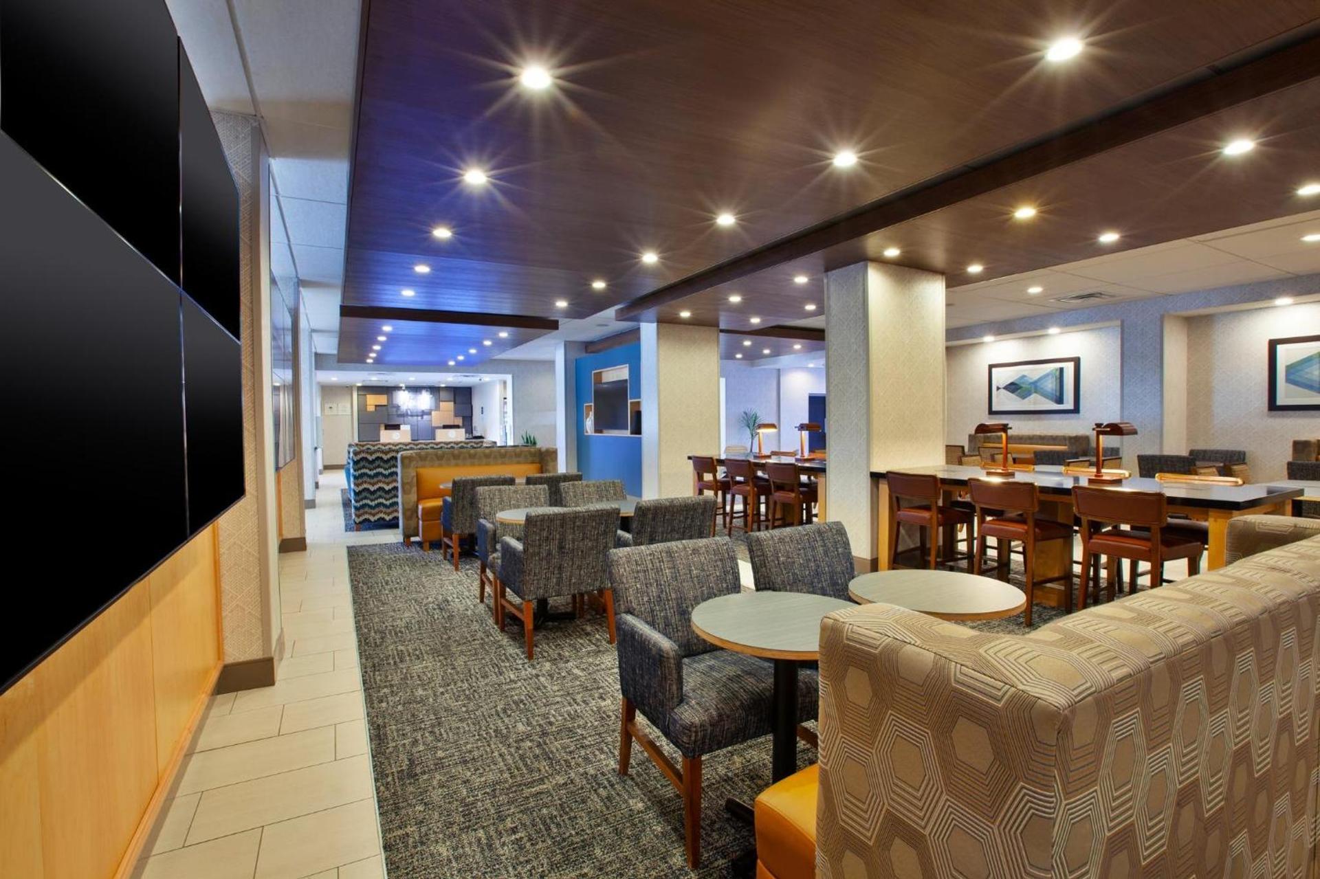 Holiday Inn Express Richmond - Midtown by IHG photo 51