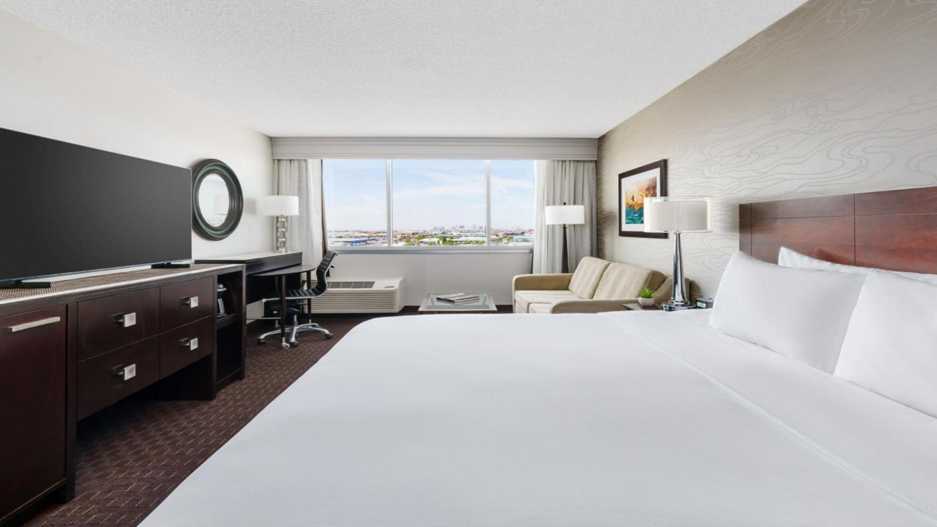 Crowne Plaza Phoenix Airport - PHX by IHG photo 87