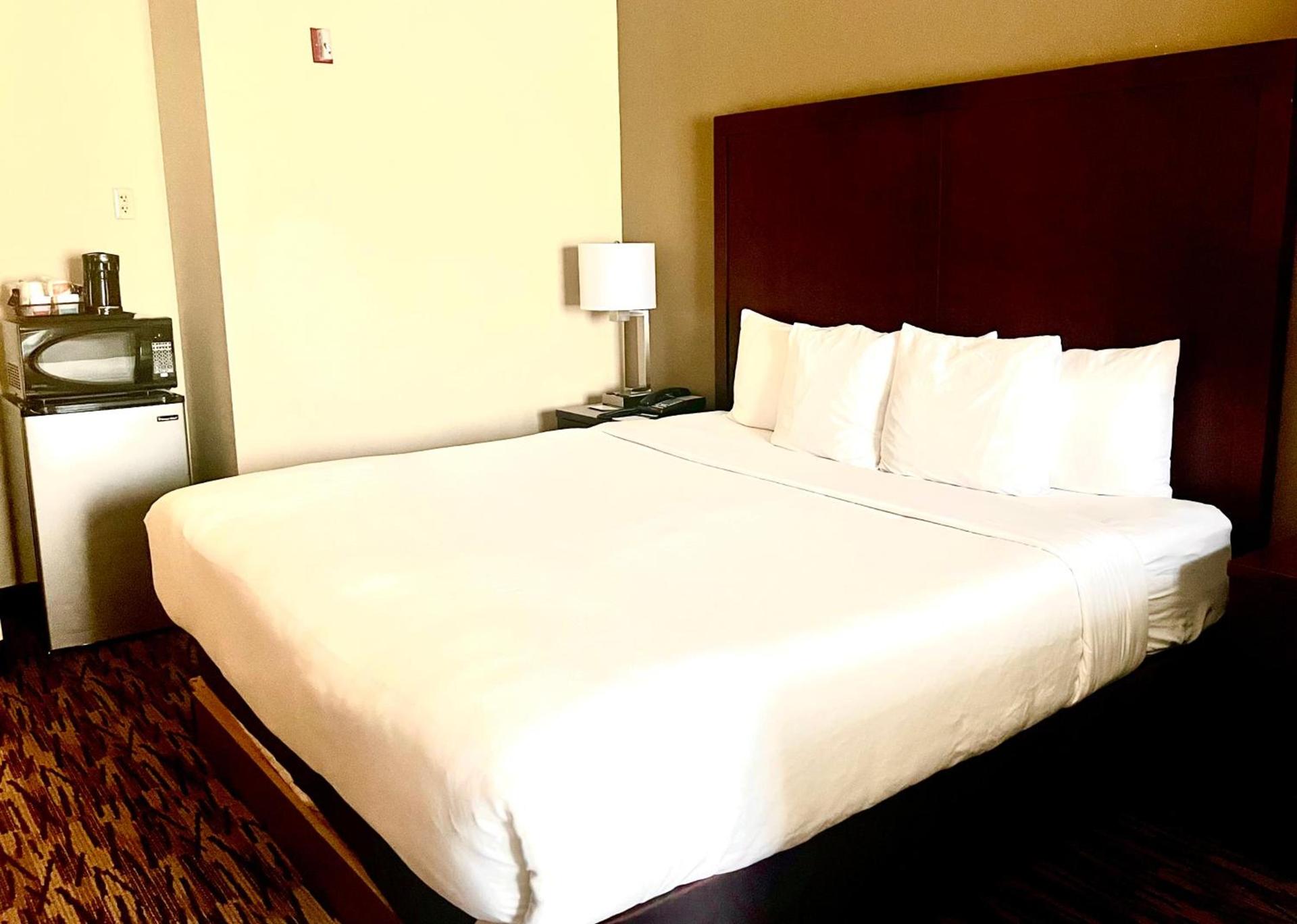 Comfort Suites Salem photo 21