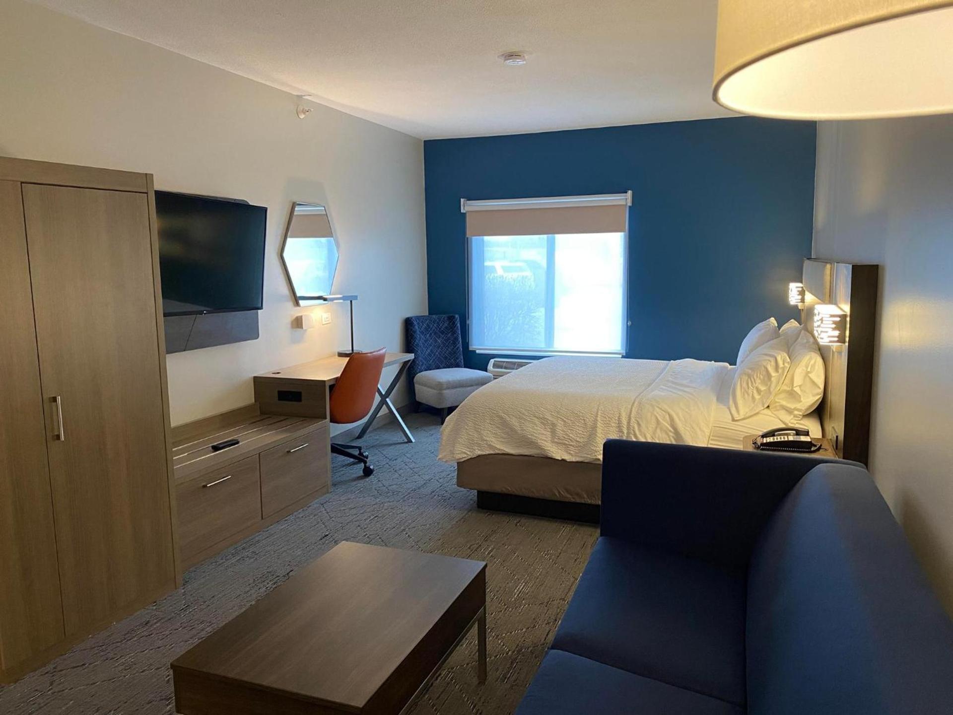Holiday Inn Express Plymouth by IHG photo 38