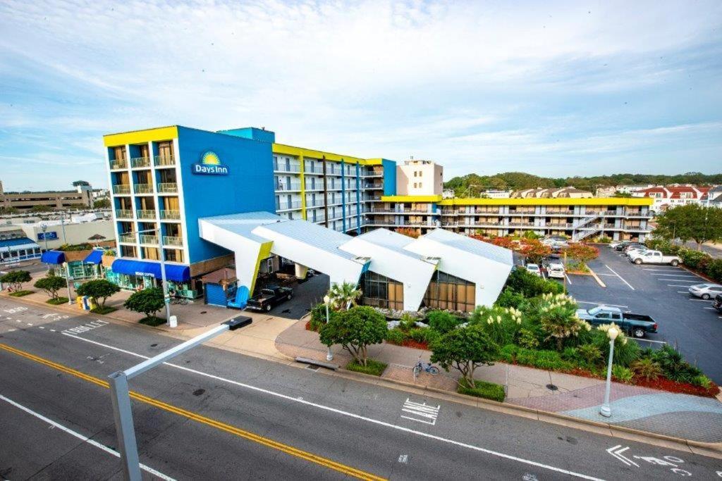 Days Inn by Wyndham Virginia Beach At The Beach photo 1