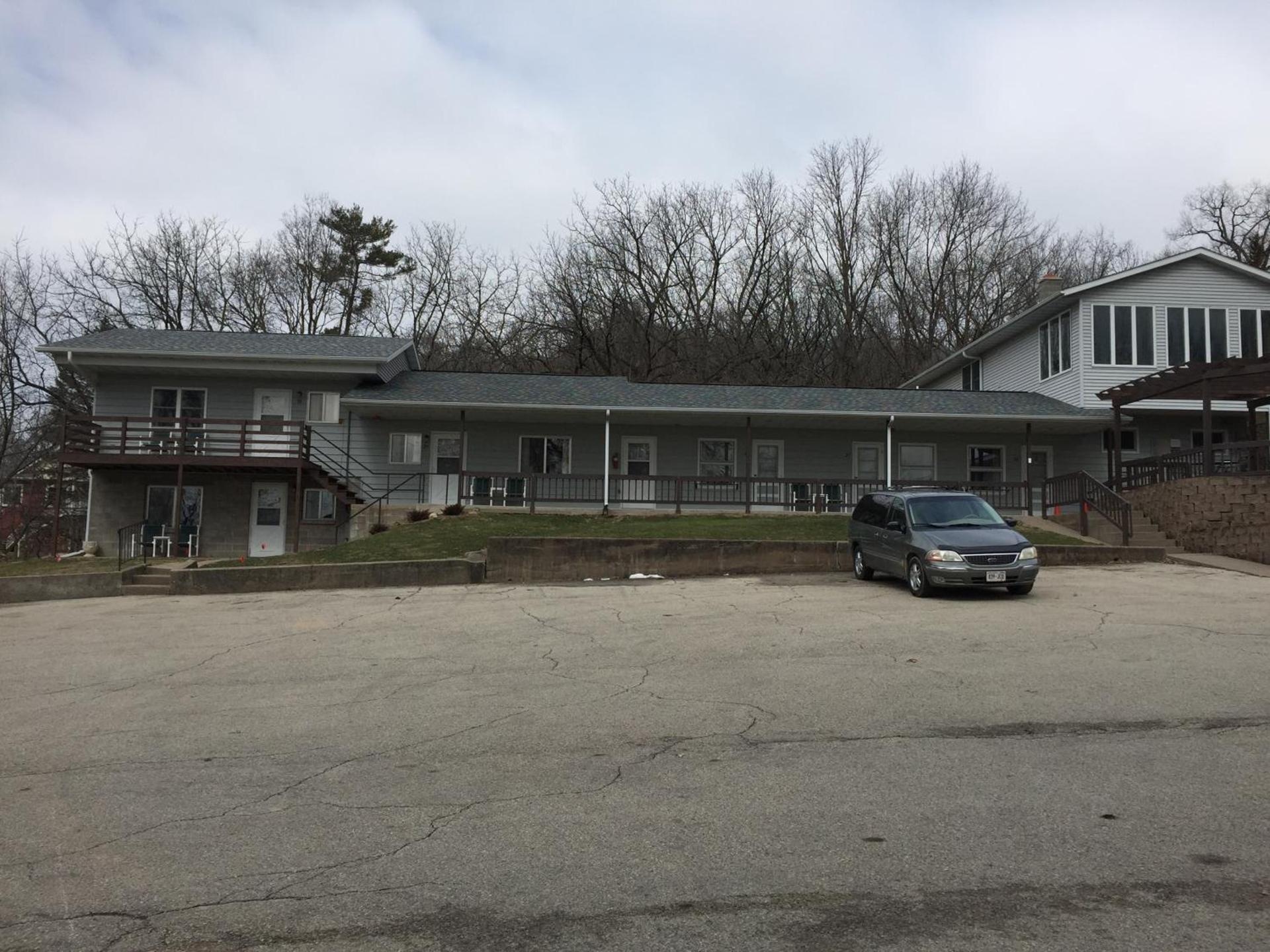 Little Bluff Inn photo 18