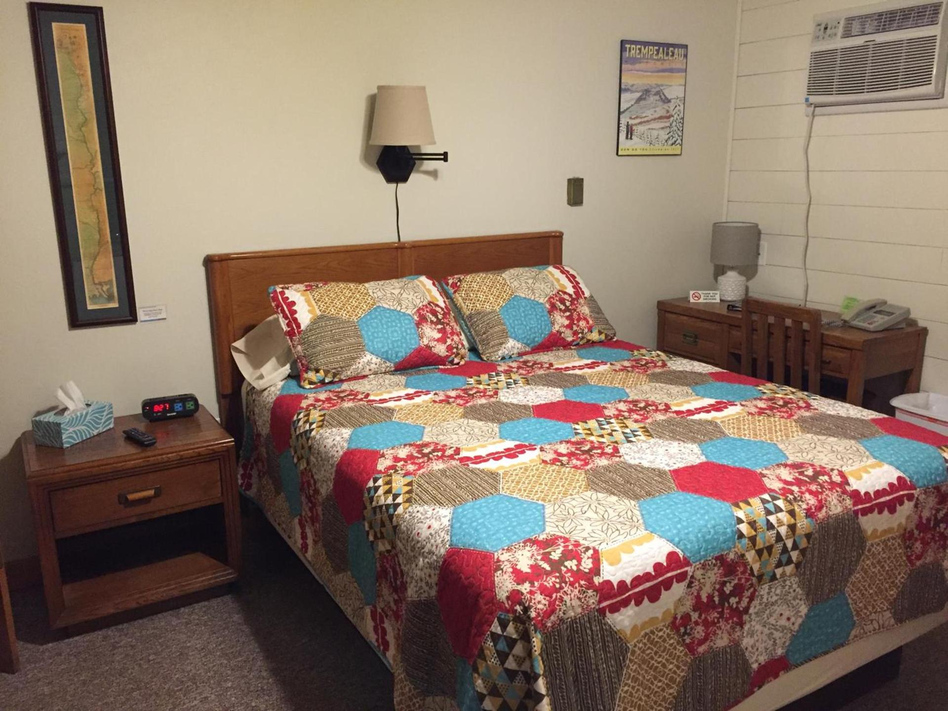 Little Bluff Inn photo 25