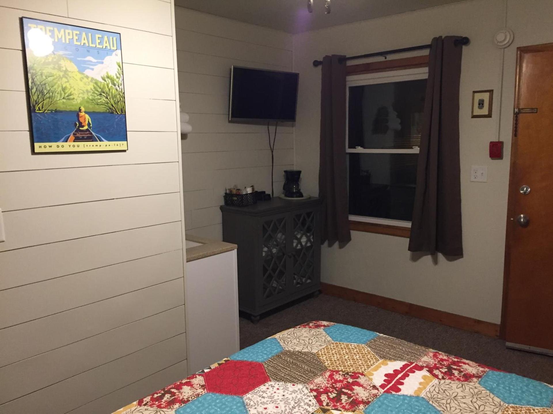Little Bluff Inn photo 24
