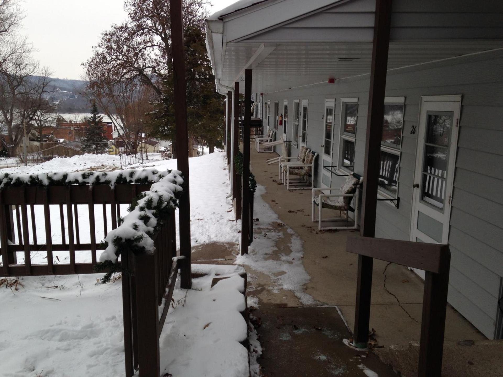 Little Bluff Inn photo 32