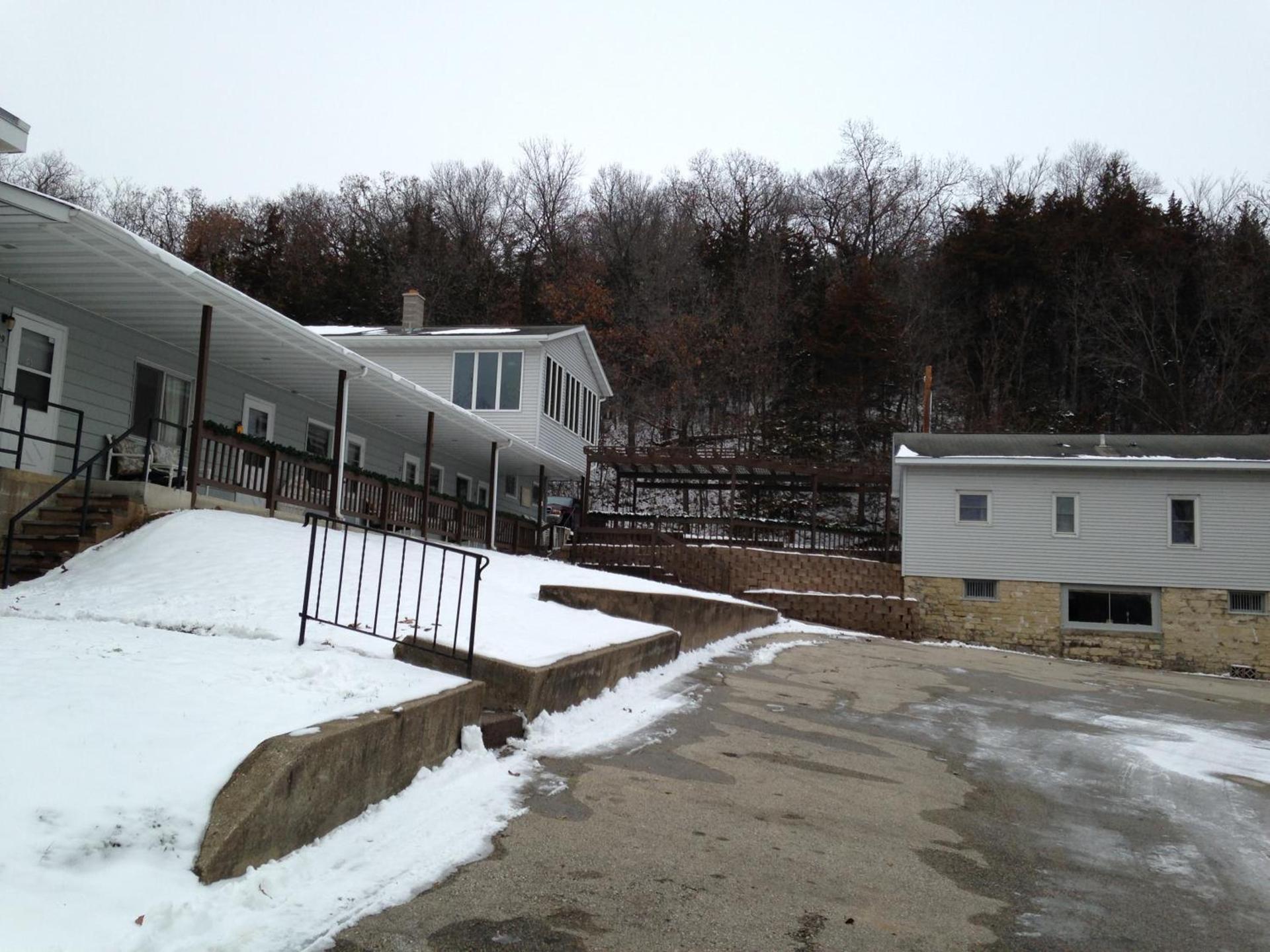 Little Bluff Inn photo 30