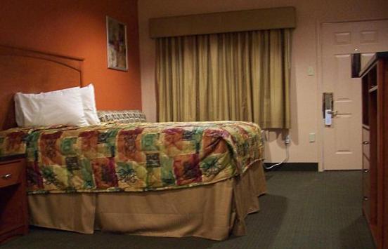Budgetel Inn and Suites photo 9