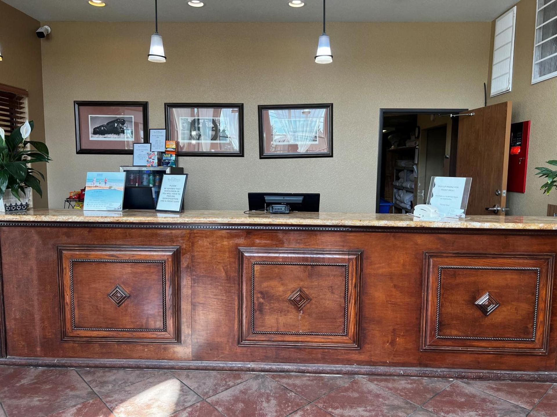 Baymont by Wyndham Cuero photo 51