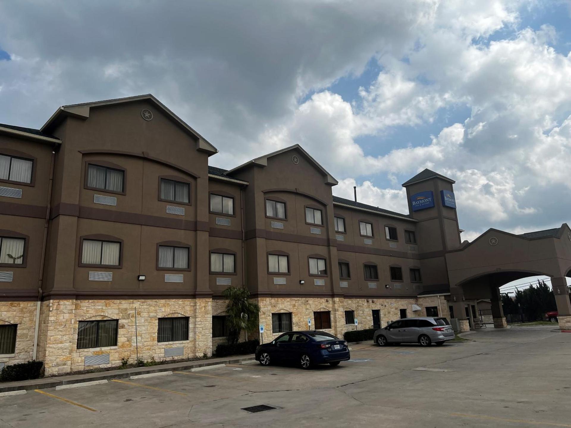 Baymont by Wyndham Cuero photo 27