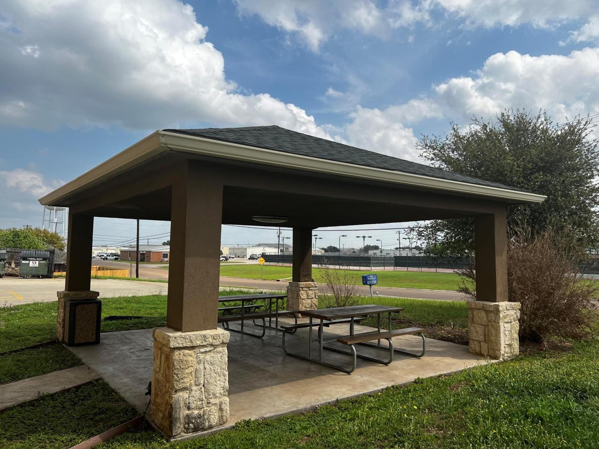 Baymont by Wyndham Cuero photo 34