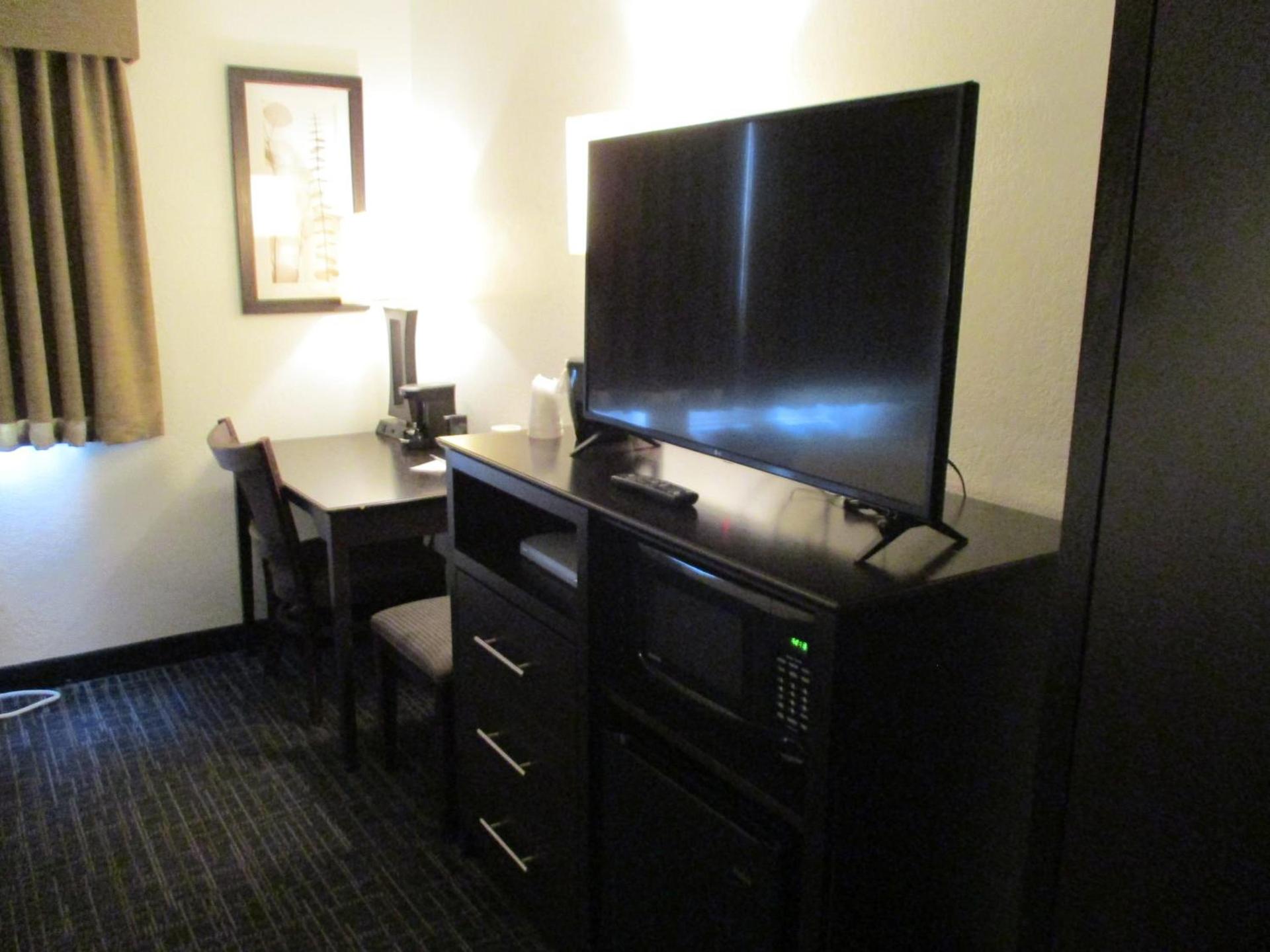 AmericInn by Wyndham Hayward photo 24