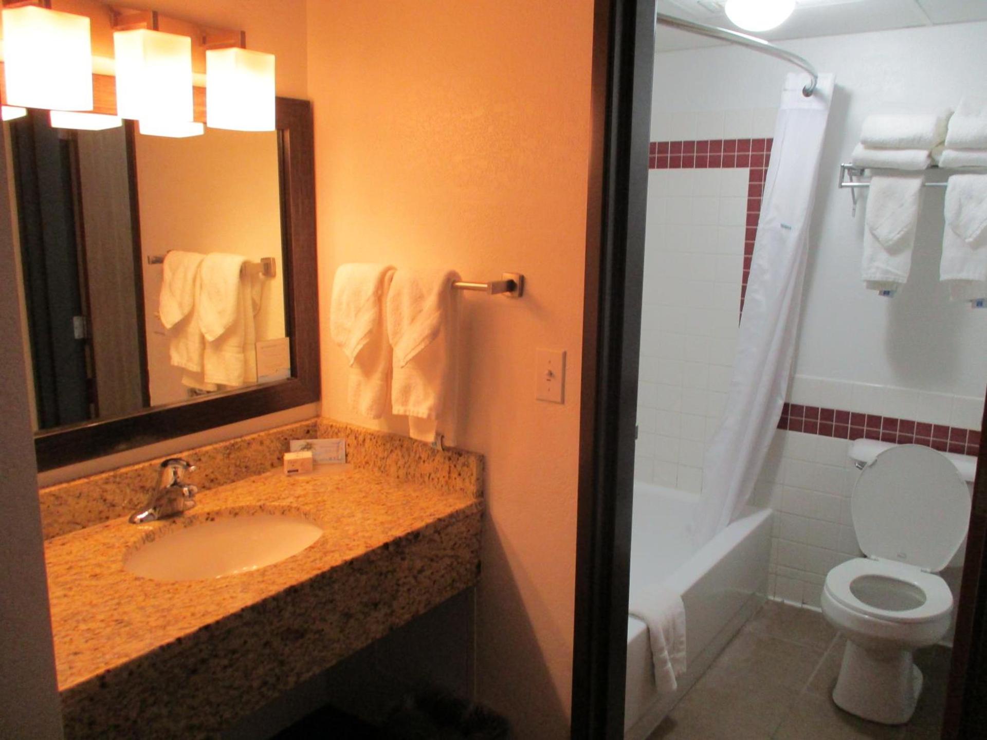 AmericInn by Wyndham Hayward photo 26