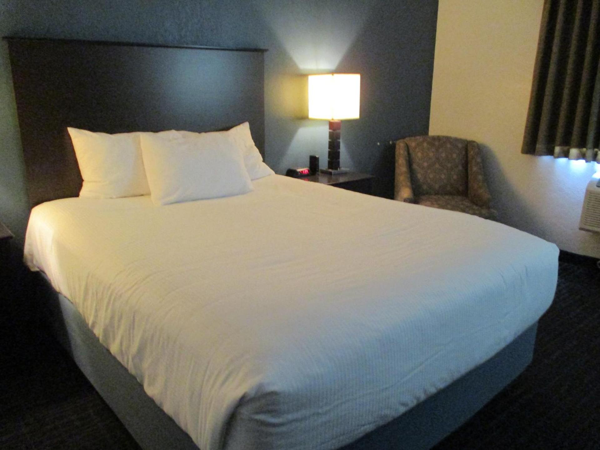 AmericInn by Wyndham Hayward photo 29