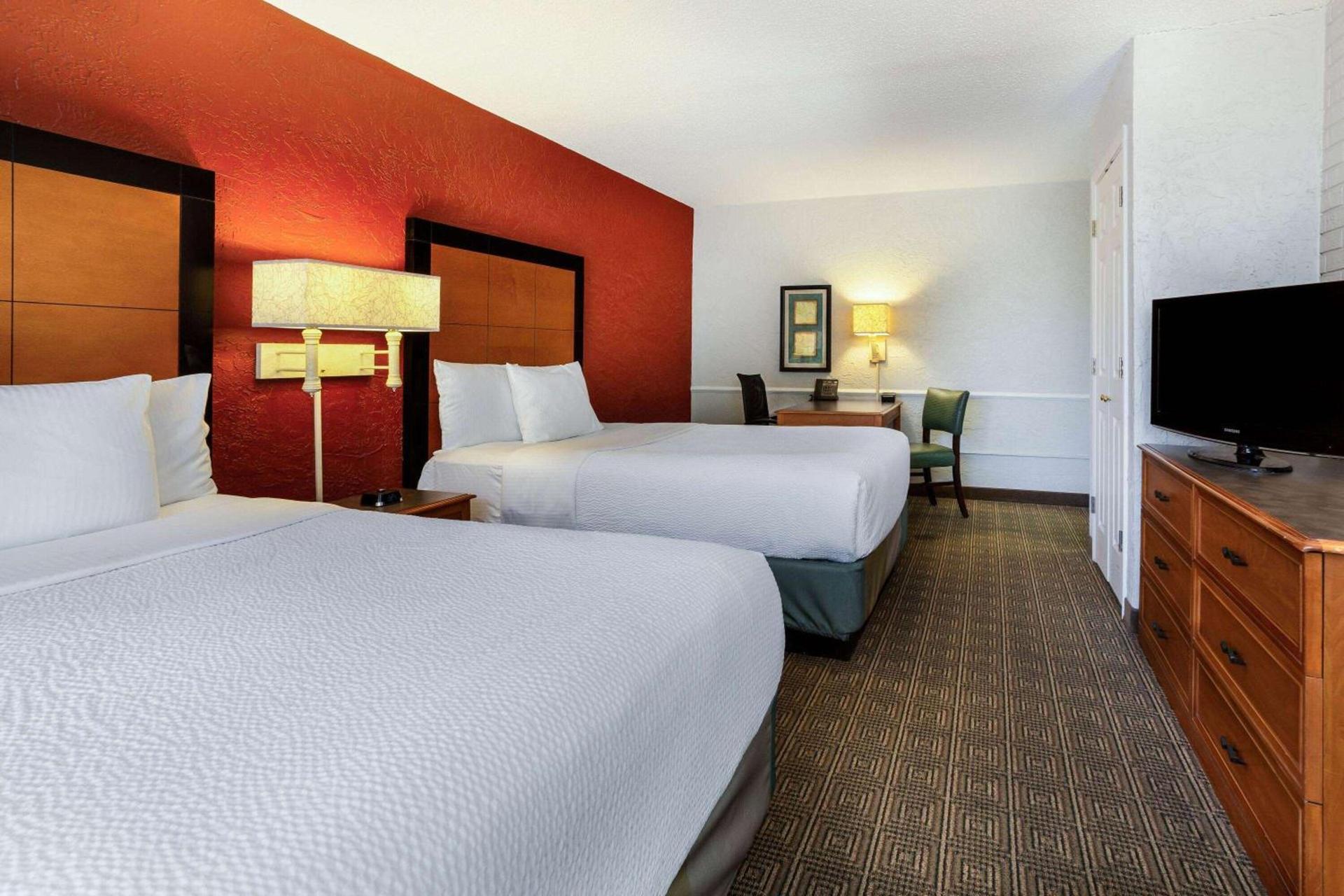 La Quinta Inn Tampa Airport Stadium Westshore photo 12