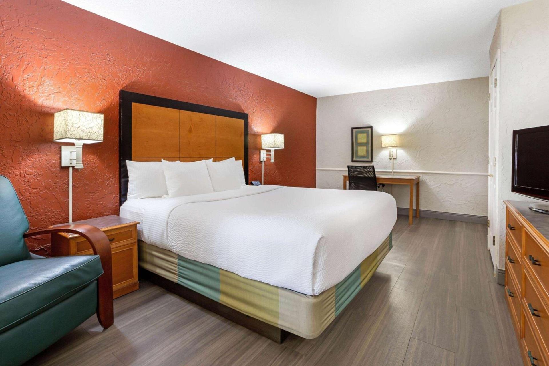 La Quinta Inn Tampa Airport Stadium Westshore photo 30