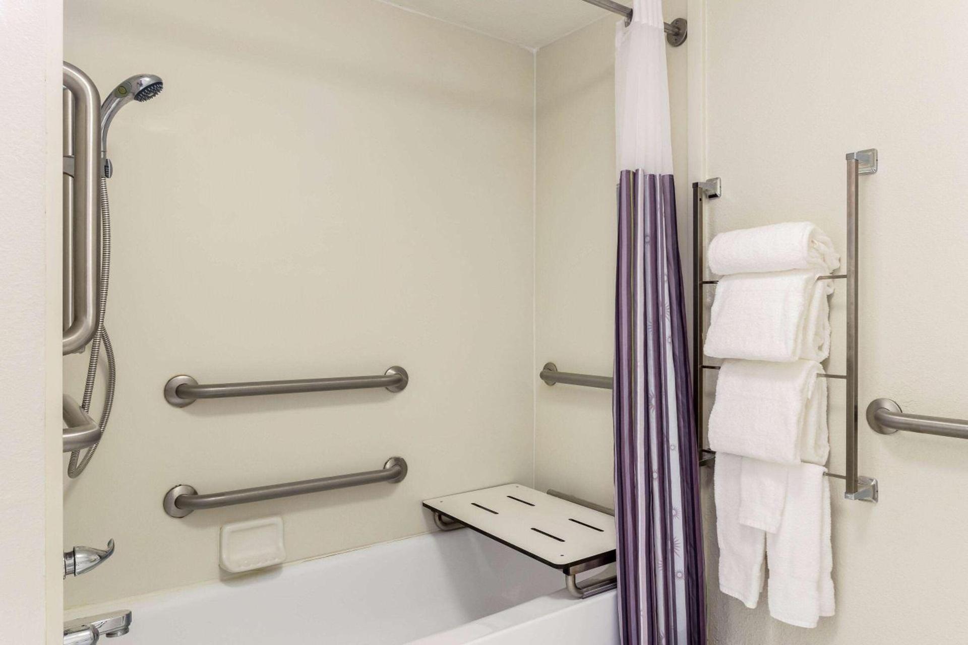 La Quinta Inn Tampa Airport Stadium Westshore photo 20