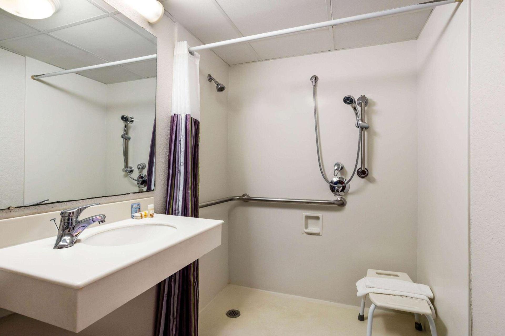 La Quinta Inn Tampa Airport Stadium Westshore photo 21
