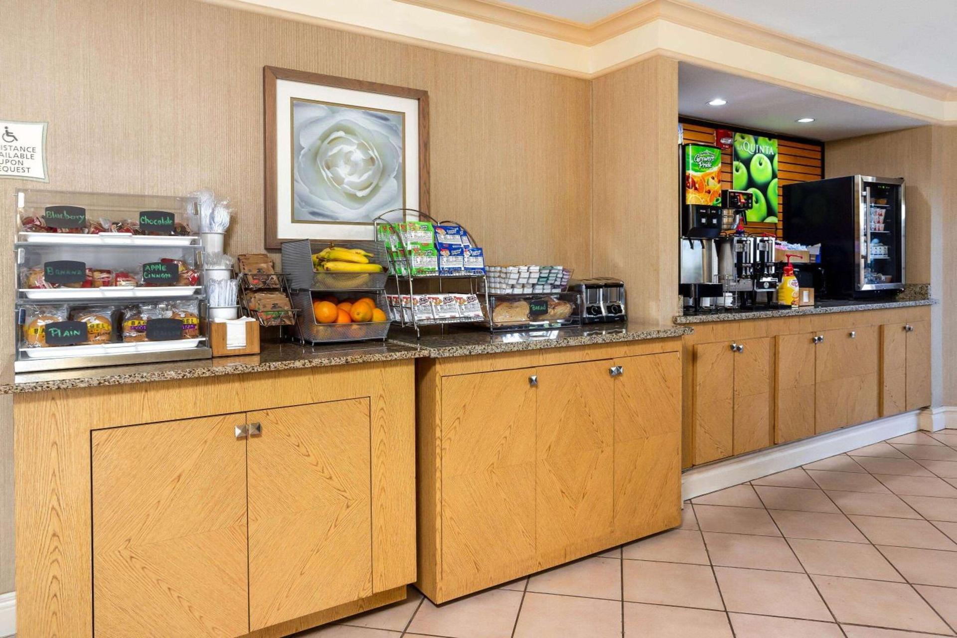 La Quinta Inn Tampa Airport Stadium Westshore photo 25