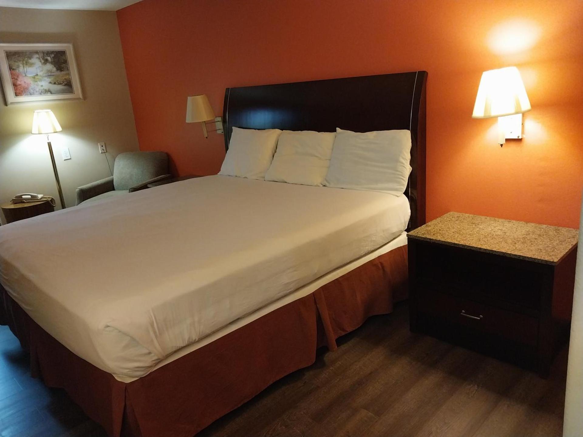 Capital O Fairway Inn - Baytown La Porte TX photo 5