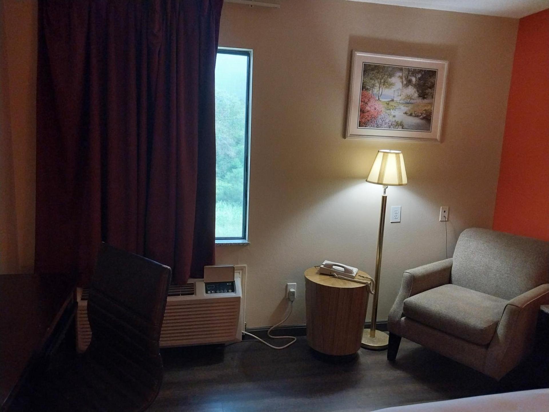 Capital O Fairway Inn - Baytown La Porte TX photo 2
